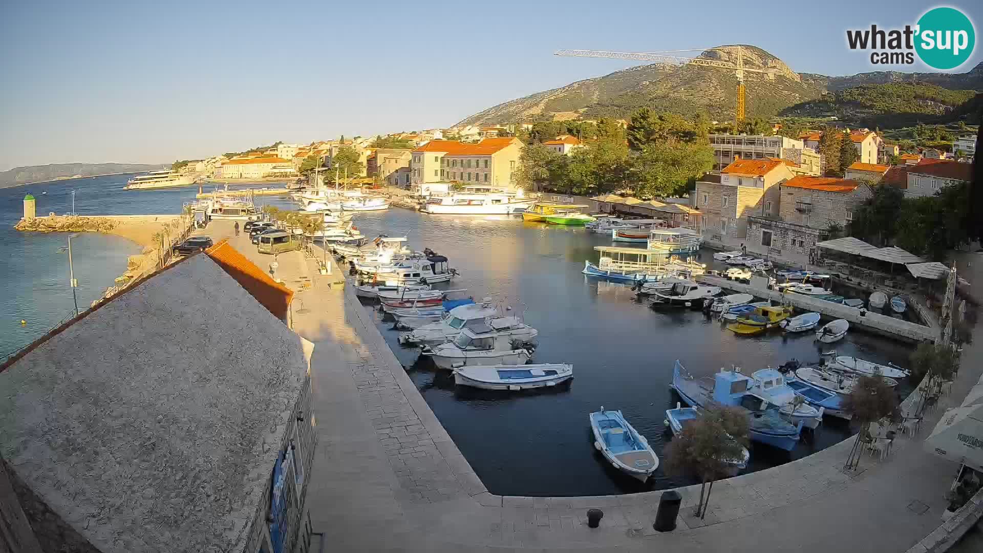 Webcam Bol Hafen – Liveblick auf Bol Riva & Marina