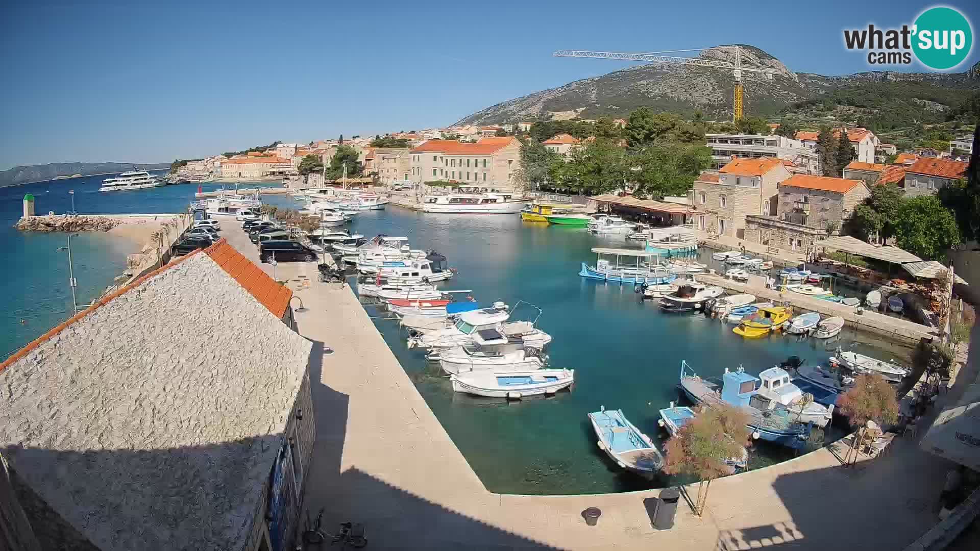 Webcam porto di Bol – Vista live sulla Riva e Marina