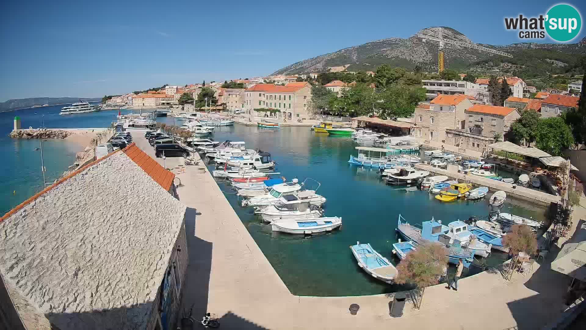 Webcam porto di Bol – Vista live sulla Riva e Marina