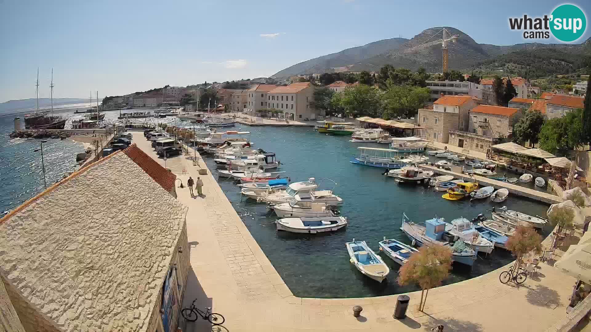 Webcam Bol Hafen – Liveblick auf Bol Riva & Marina