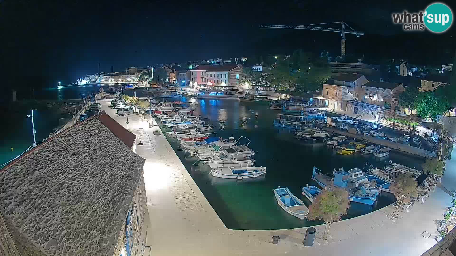 Webcam porto di Bol – Vista live sulla Riva e Marina