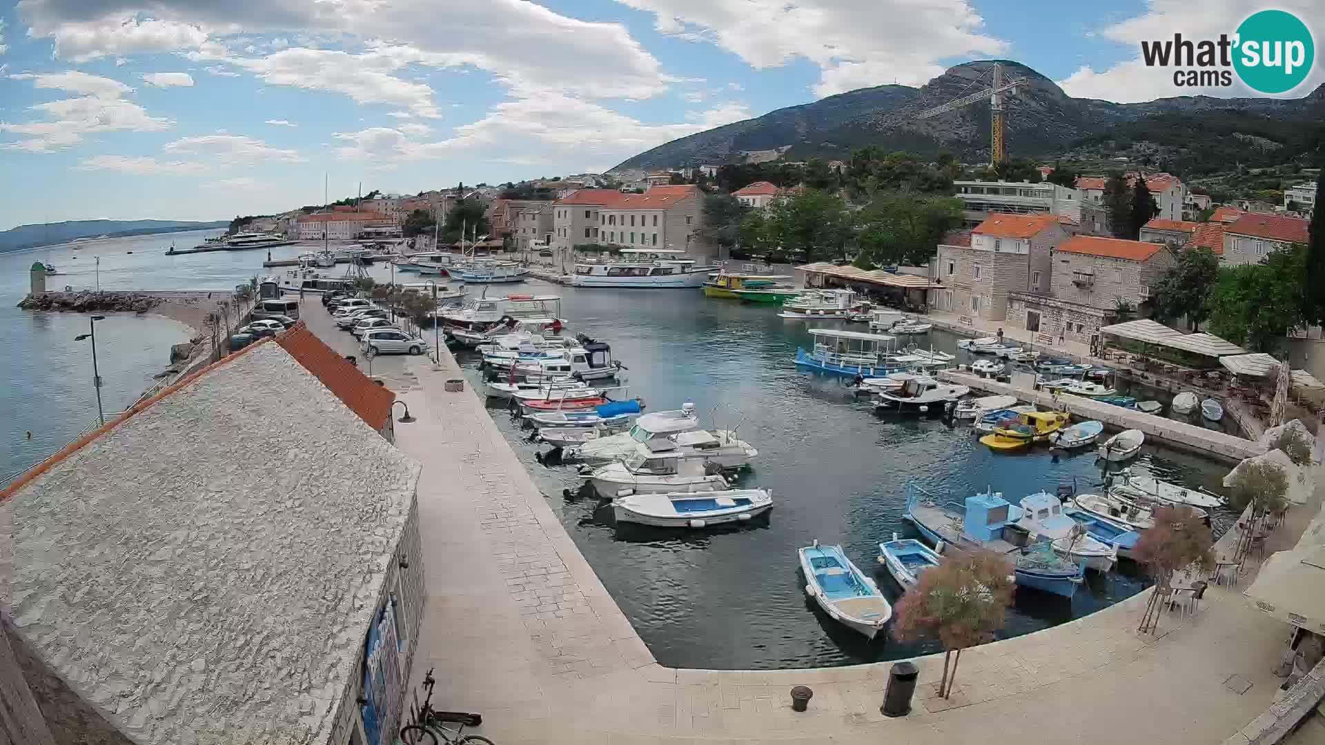 Web kamera Bol Riva – Pogled uživo na luku i marinu