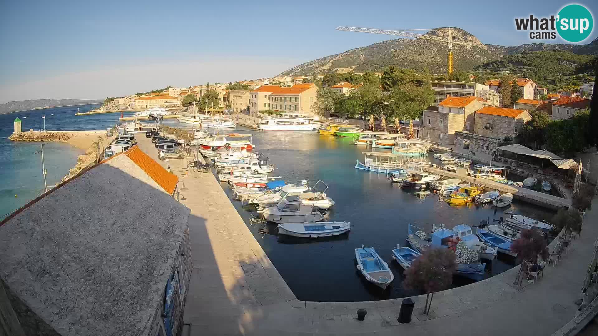 Webcam porto di Bol – Vista live sulla Riva e Marina