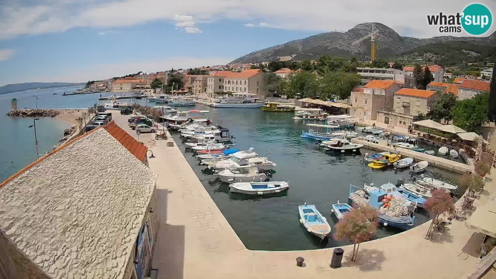 Webcam porto di Bol – Vista live sulla Riva e Marina