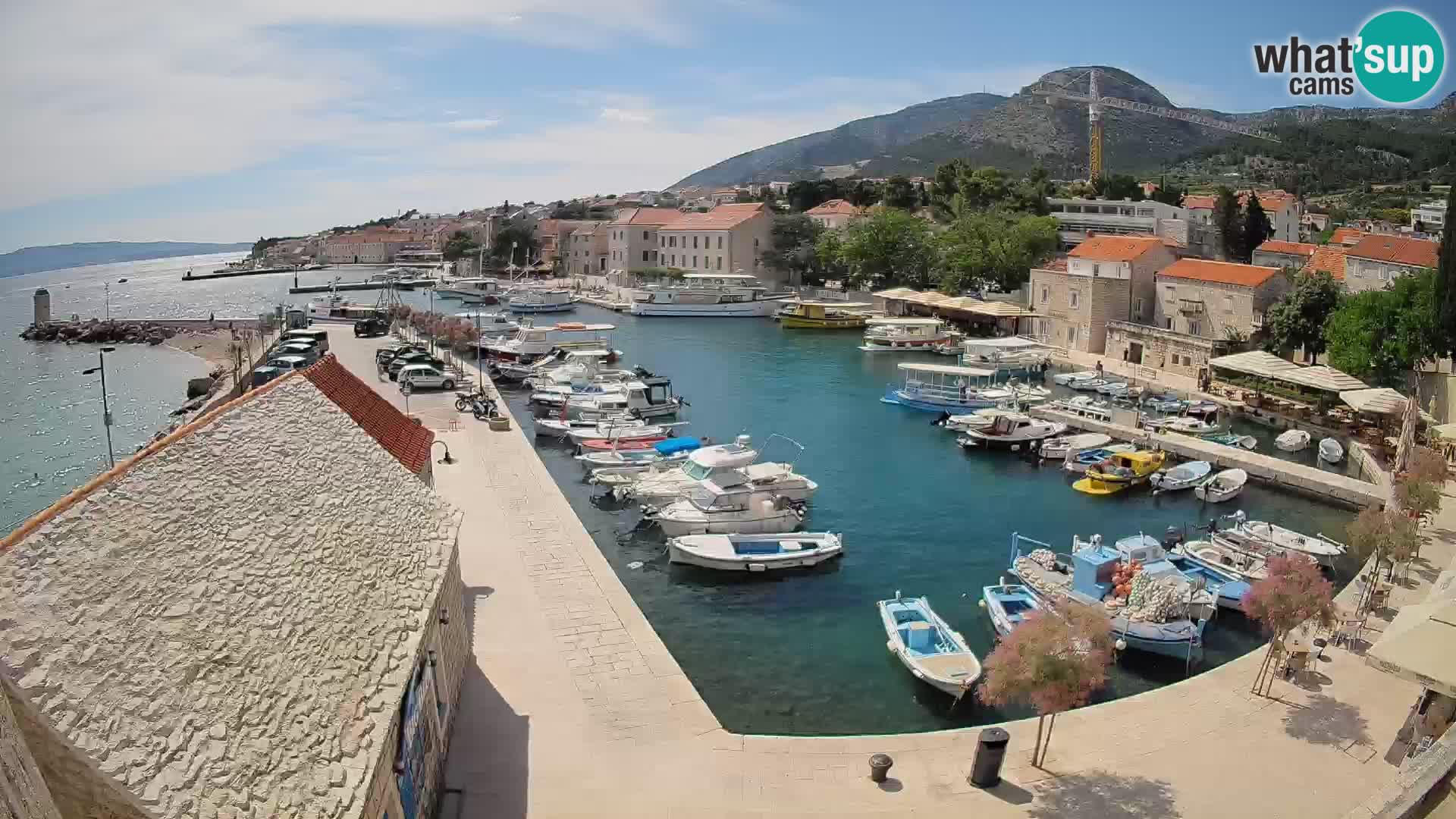 Webcam porto di Bol – Vista live sulla Riva e Marina