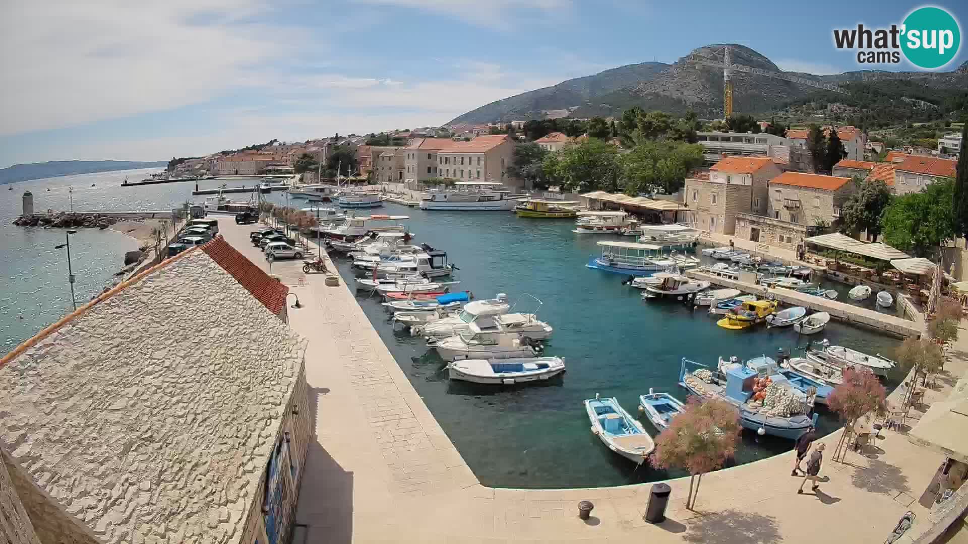 Webcam porto di Bol – Vista live sulla Riva e Marina