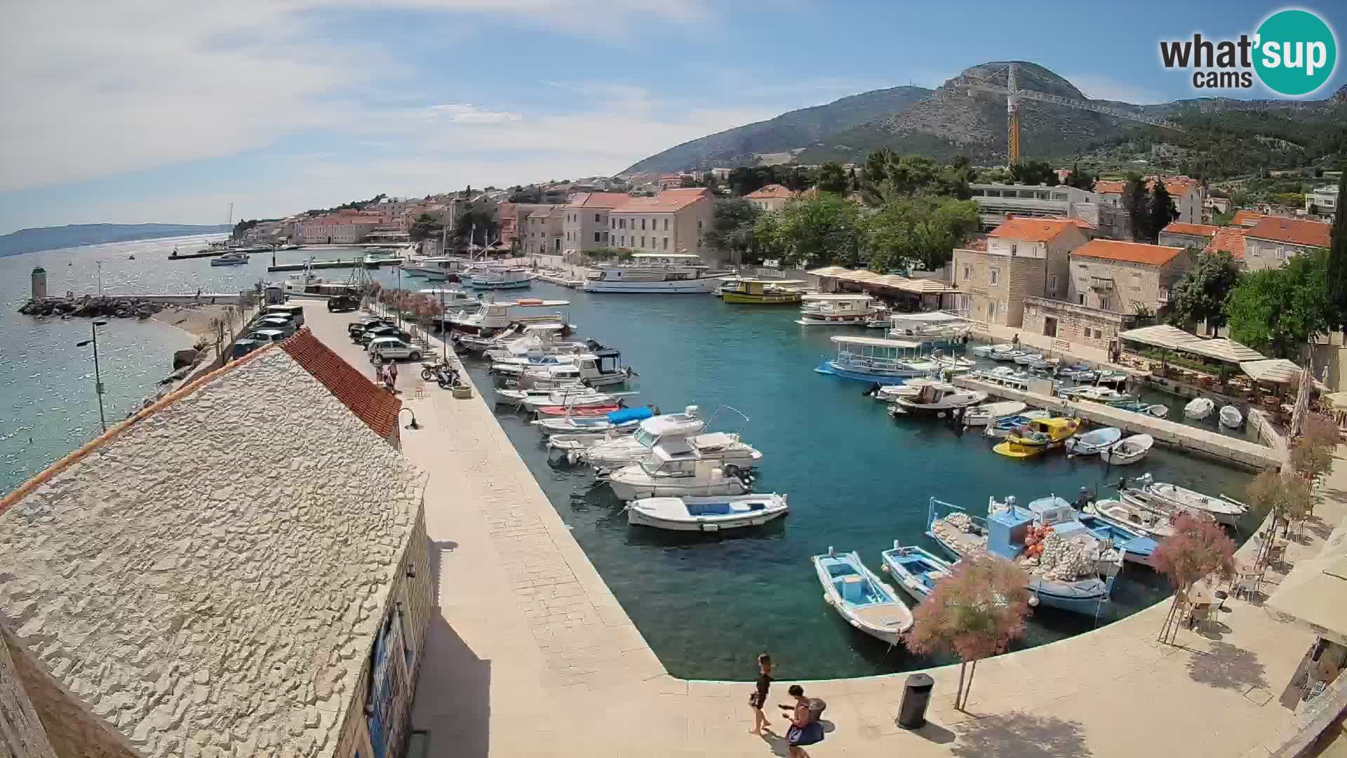 Webcam porto di Bol – Vista live sulla Riva e Marina