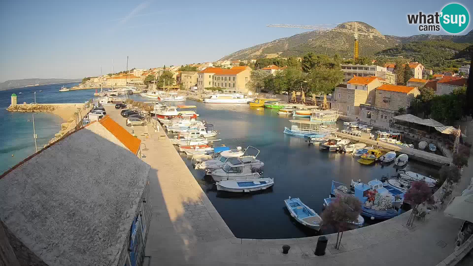 Webcam Bol Hafen – Liveblick auf Bol Riva & Marina