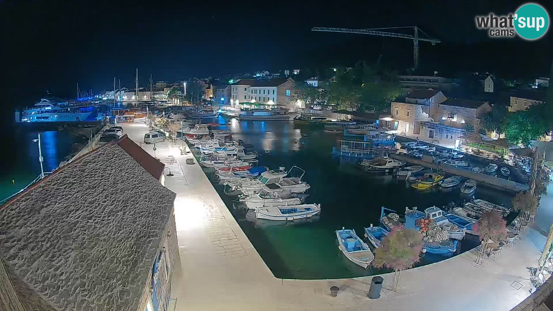 Webcam Bol Hafen – Liveblick auf Bol Riva & Marina