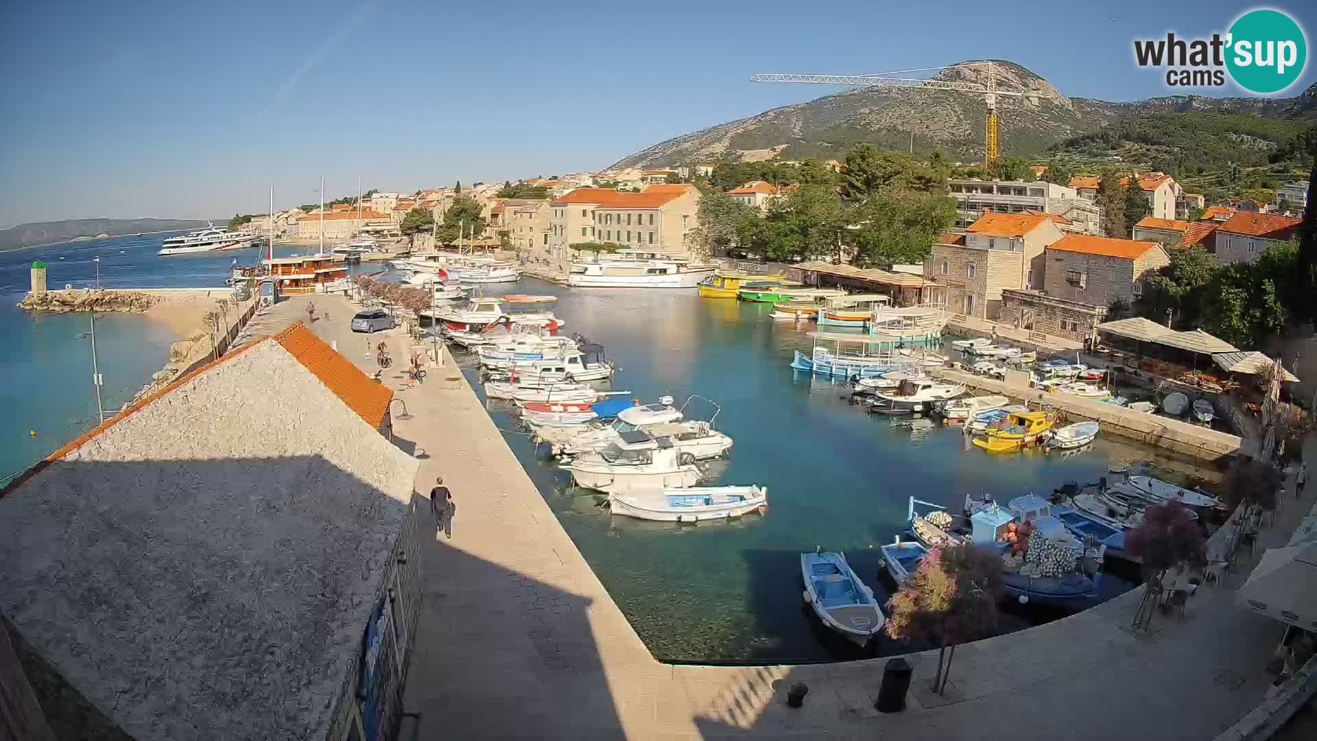 Webcam porto di Bol – Vista live sulla Riva e Marina