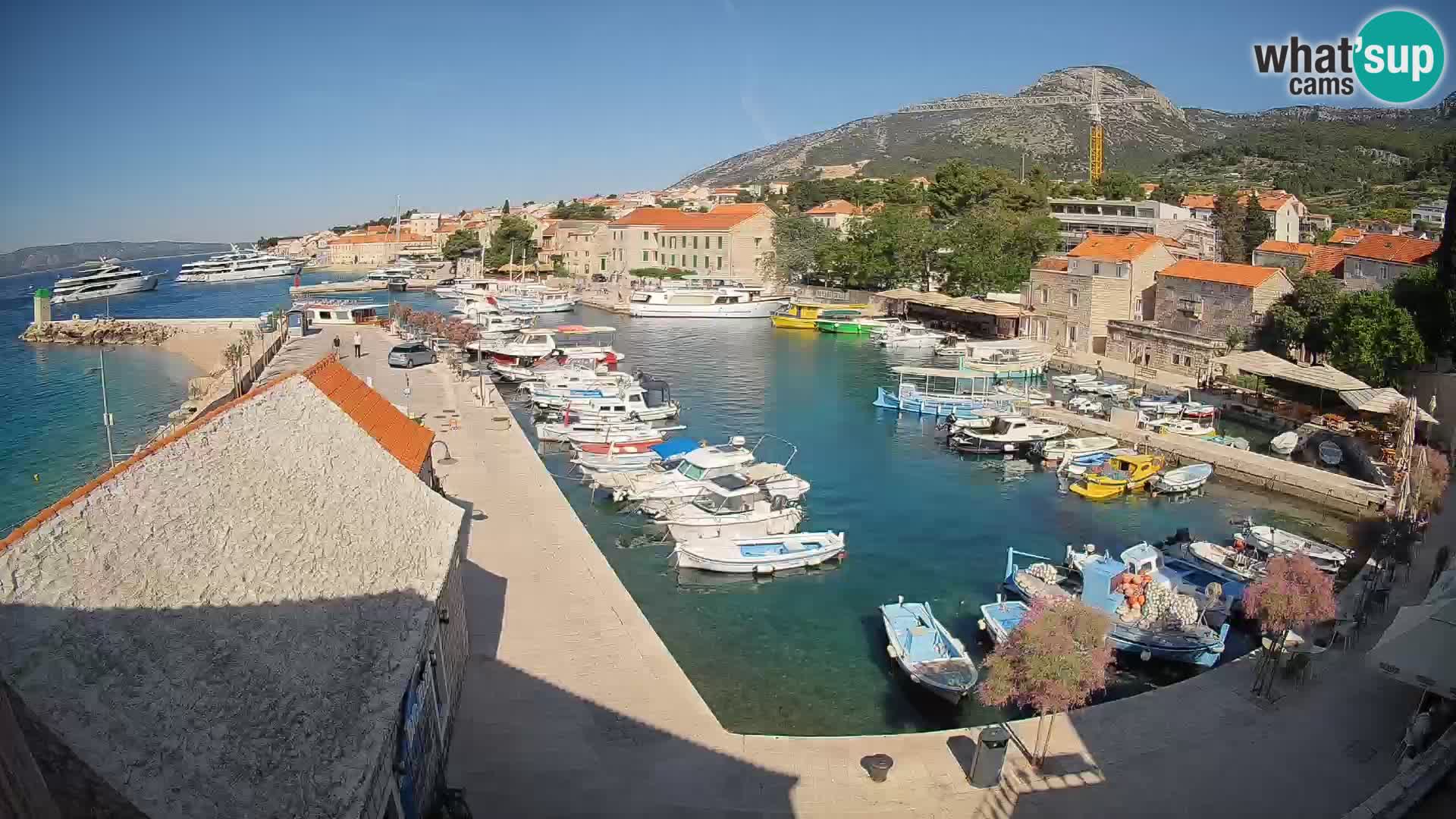 Webcam Bol Harbour – Live View of Bol Riva & Marina