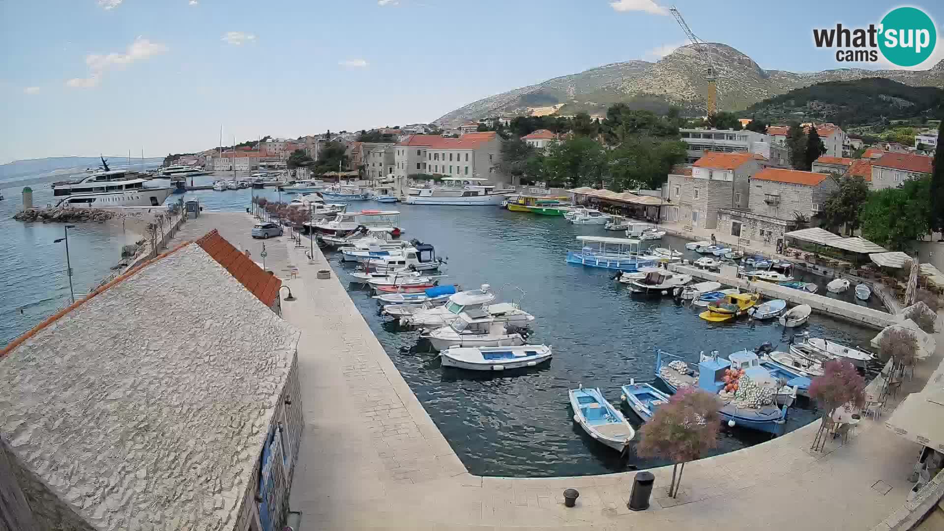Webcam porto di Bol – Vista live sulla Riva e Marina