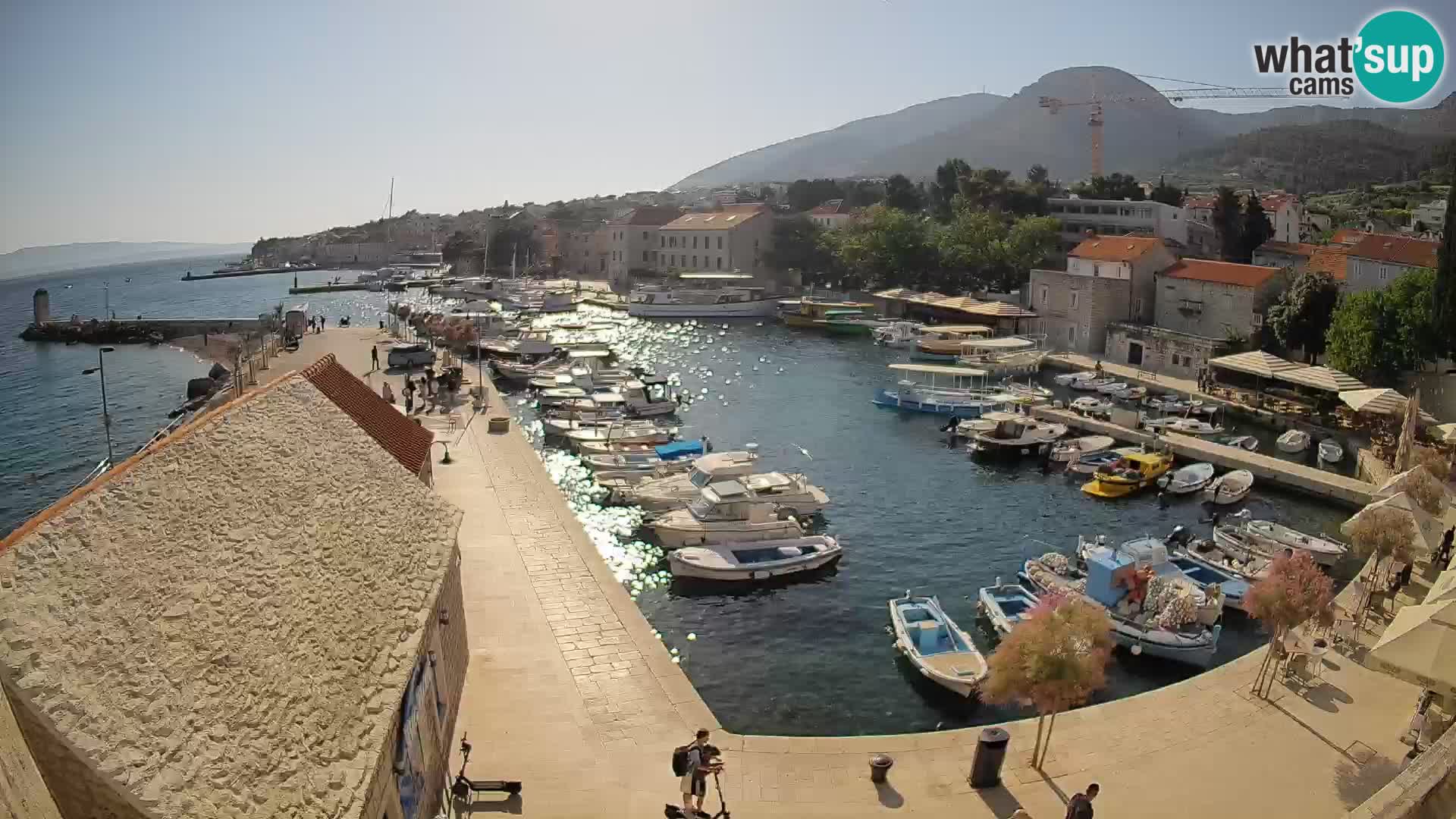 Webcam porto di Bol – Vista live sulla Riva e Marina