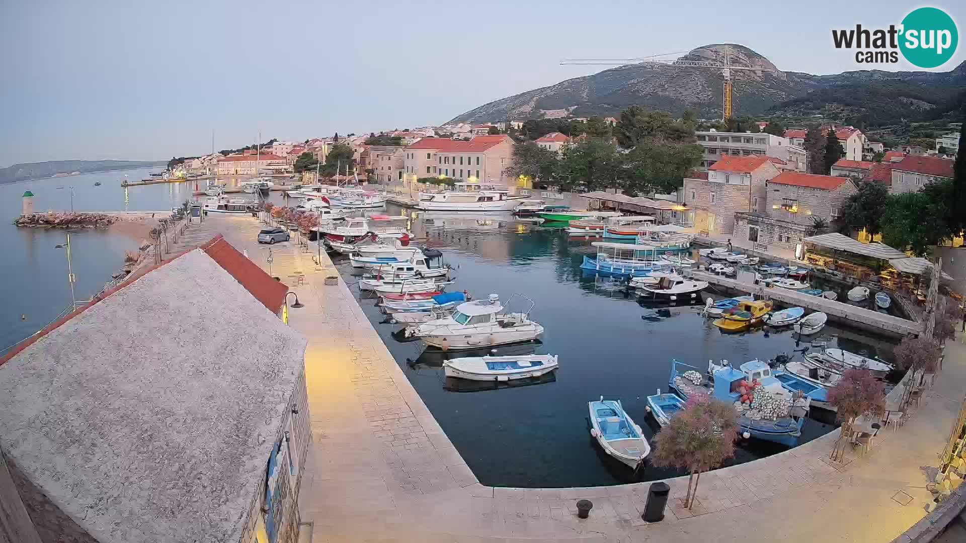 Webcam Bol Harbour – Live View of Bol Riva & Marina