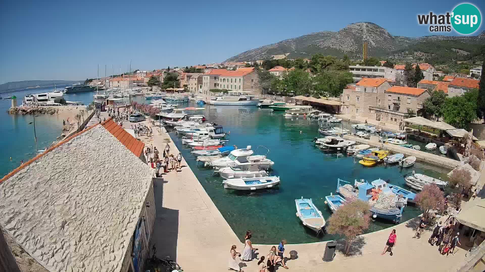 Webcam porto di Bol – Vista live sulla Riva e Marina