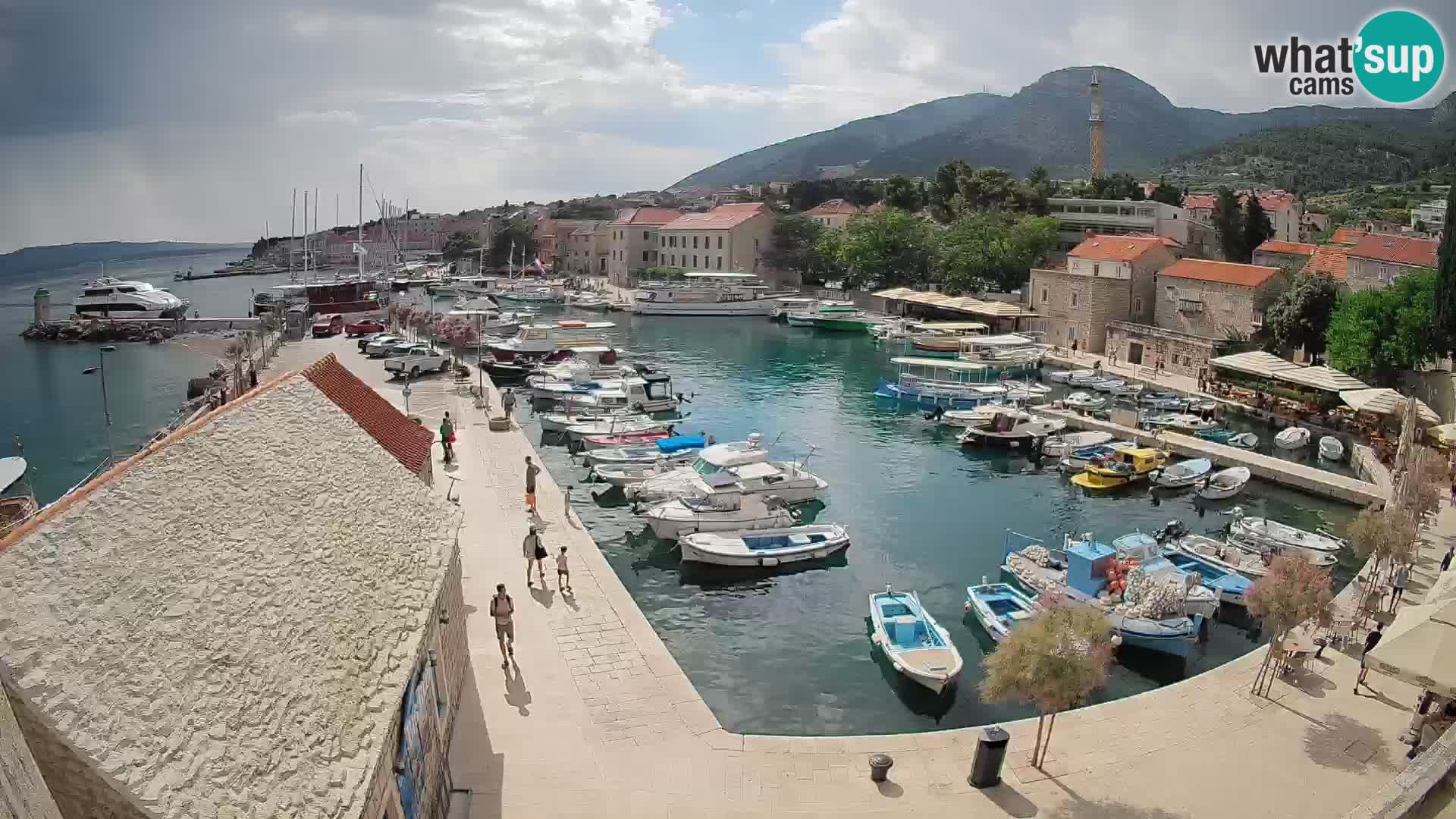 Webcam porto di Bol – Vista live sulla Riva e Marina