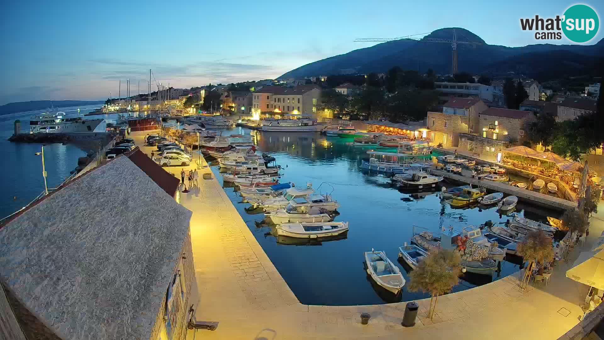 Webcam Bol Hafen – Liveblick auf Bol Riva & Marina