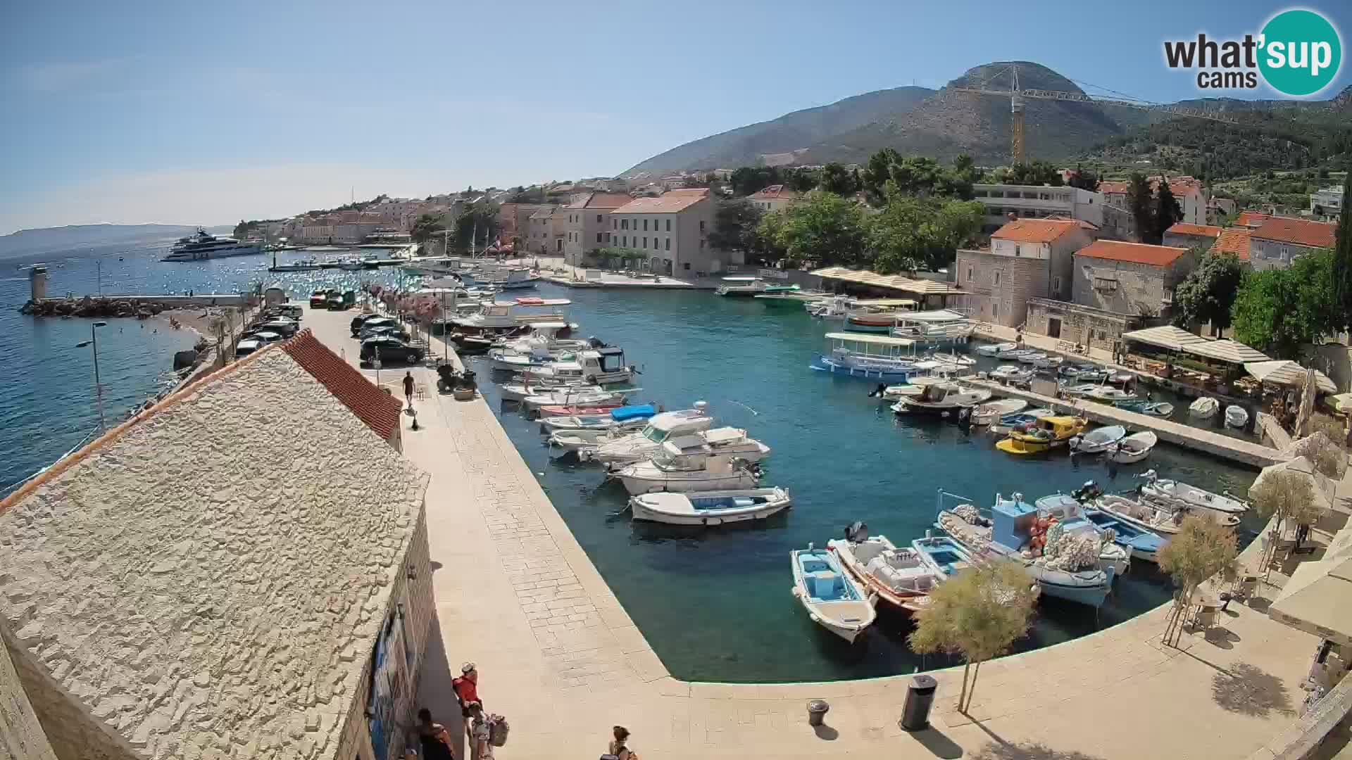 Webcam Bol Hafen – Liveblick auf Bol Riva & Marina