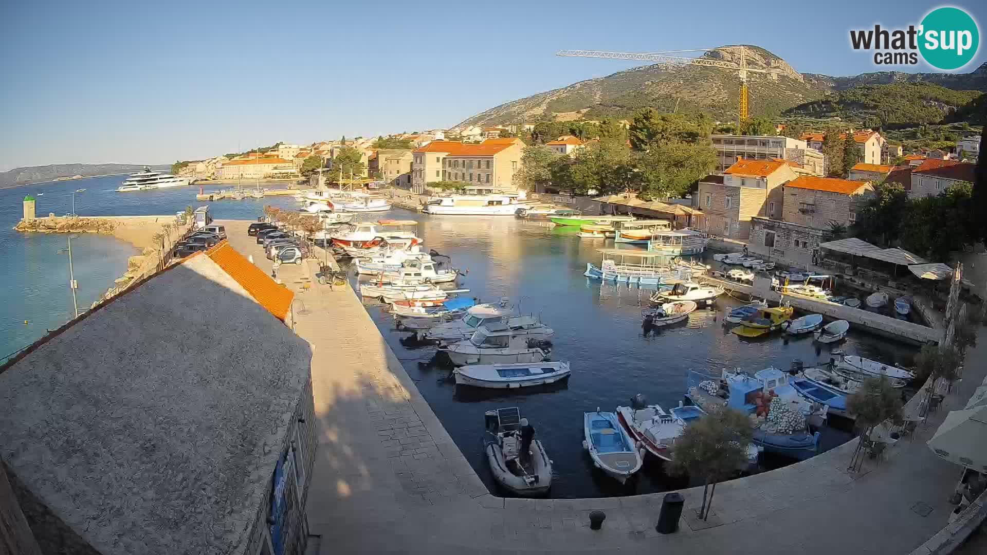 Webcam Bol Hafen – Liveblick auf Bol Riva & Marina