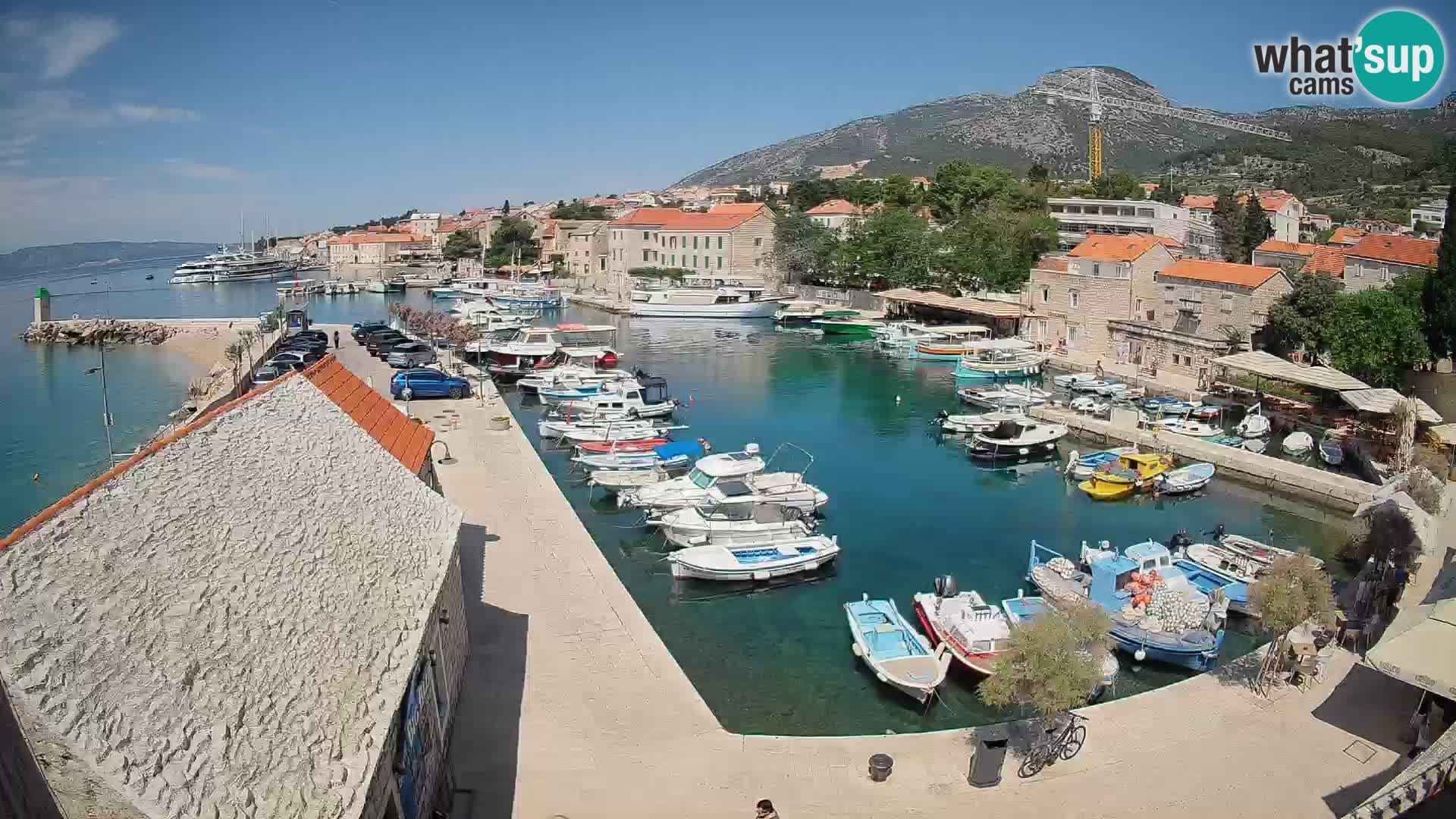 Webcam Bol Harbour – Live View of Bol Riva & Marina