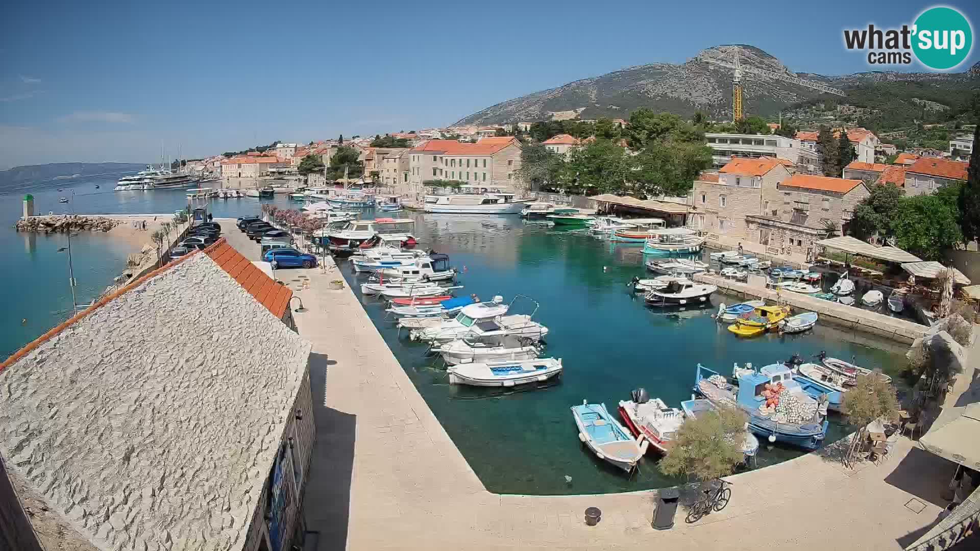 Webcam Bol Hafen – Liveblick auf Bol Riva & Marina