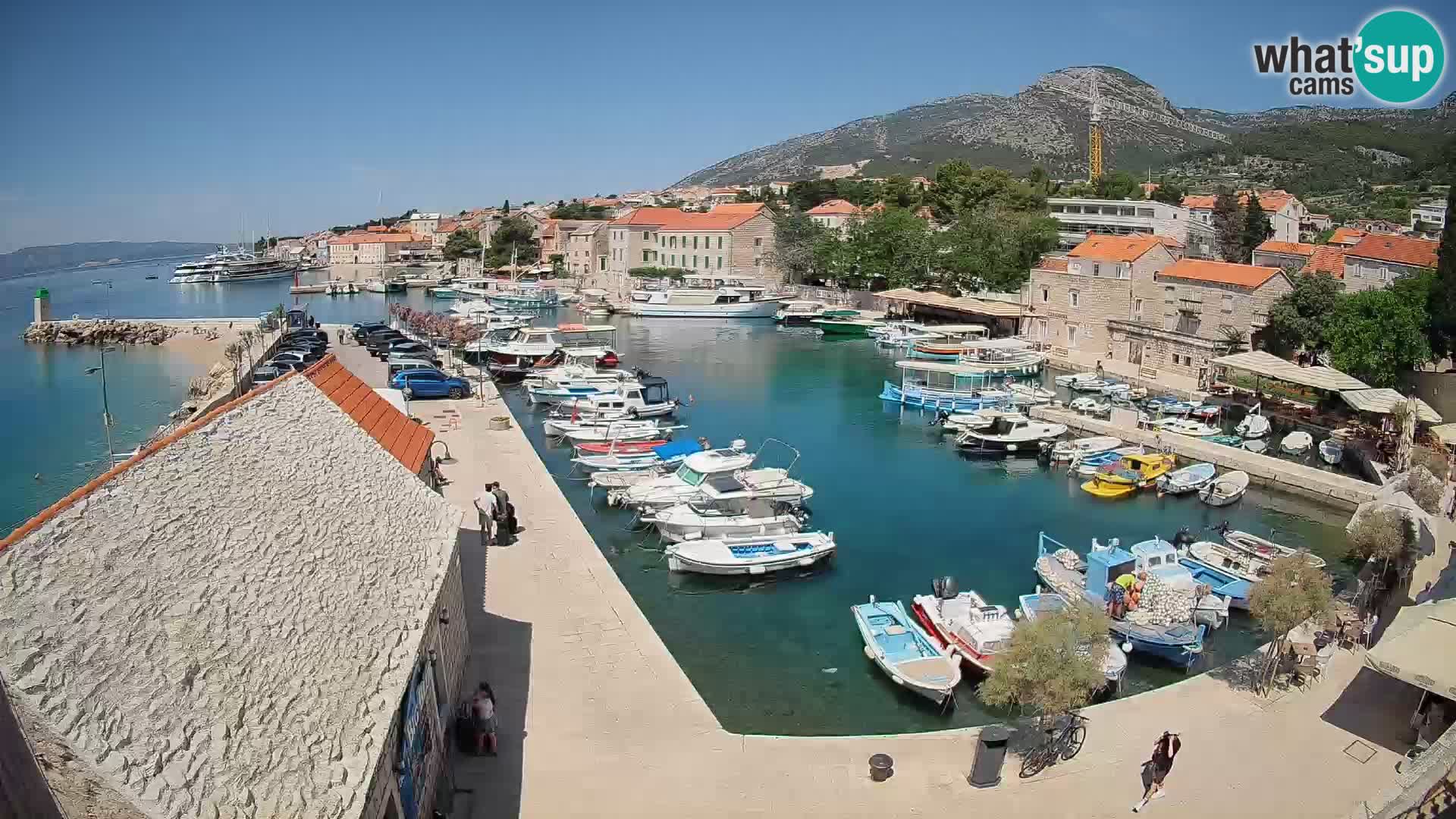 Webcam porto di Bol – Vista live sulla Riva e Marina