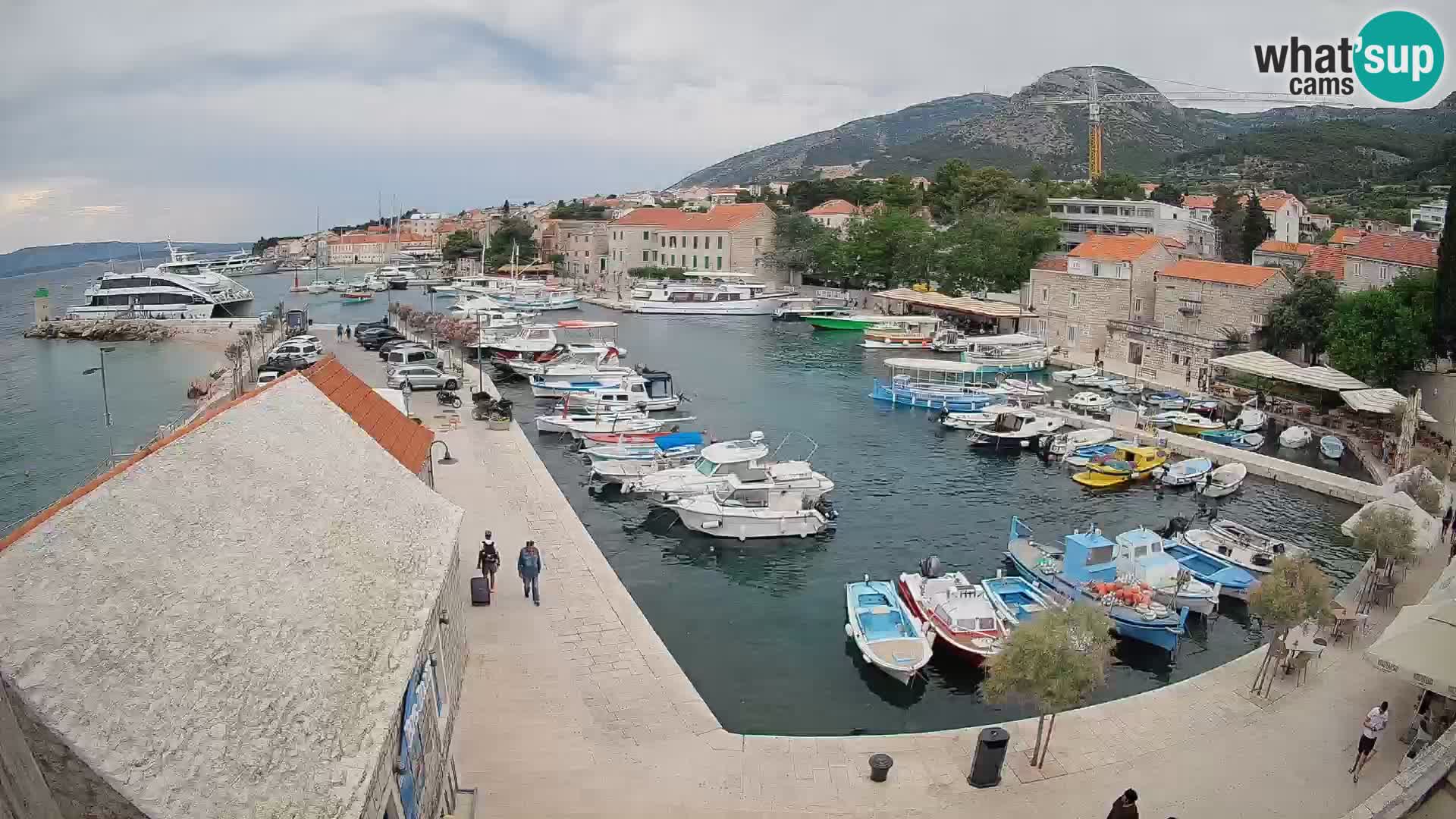 Webcam porto di Bol – Vista live sulla Riva e Marina