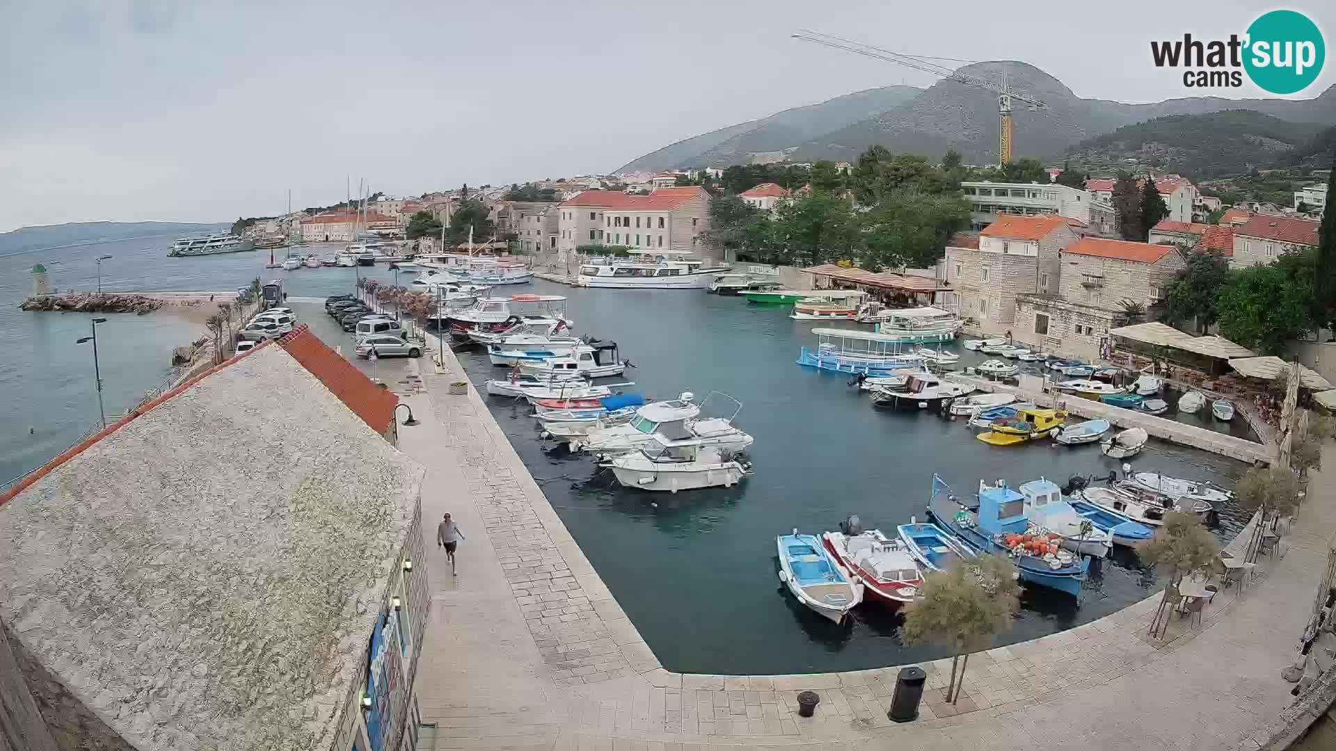 Webcam porto di Bol – Vista live sulla Riva e Marina