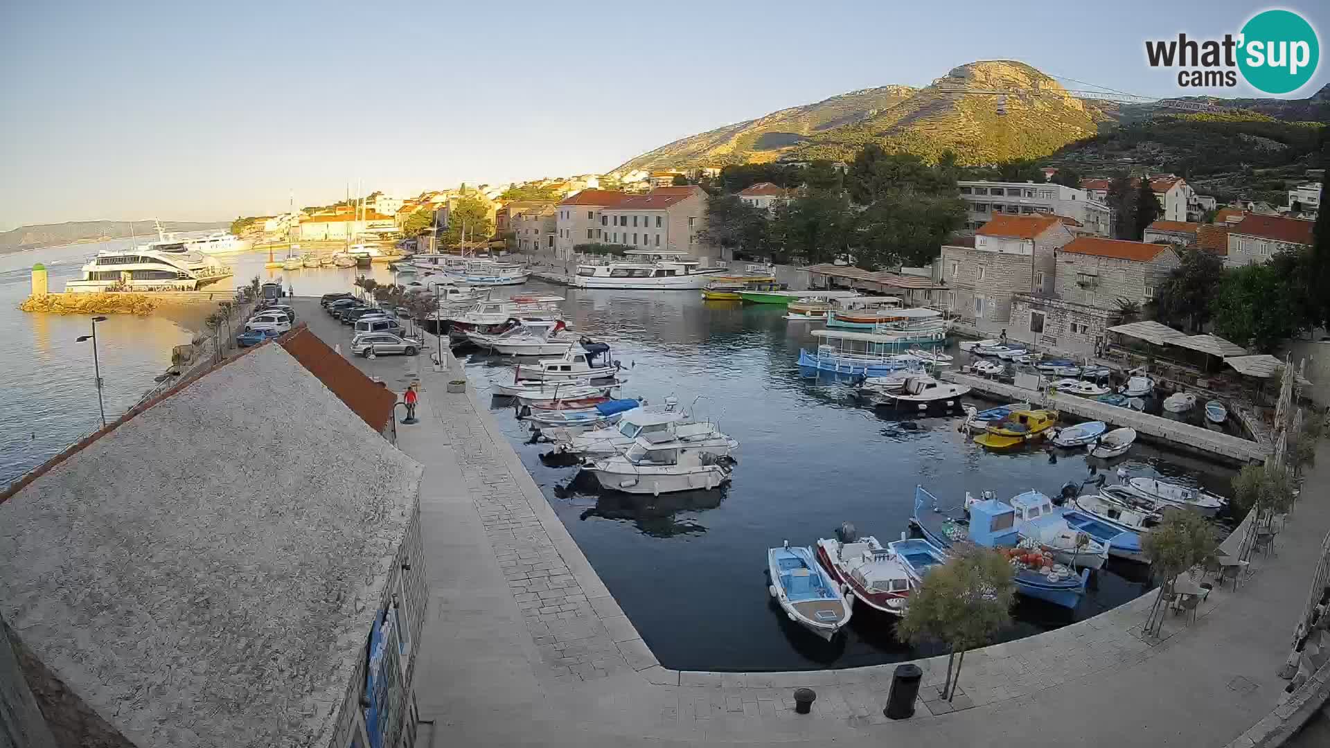 Webcam Bol Hafen – Liveblick auf Bol Riva & Marina