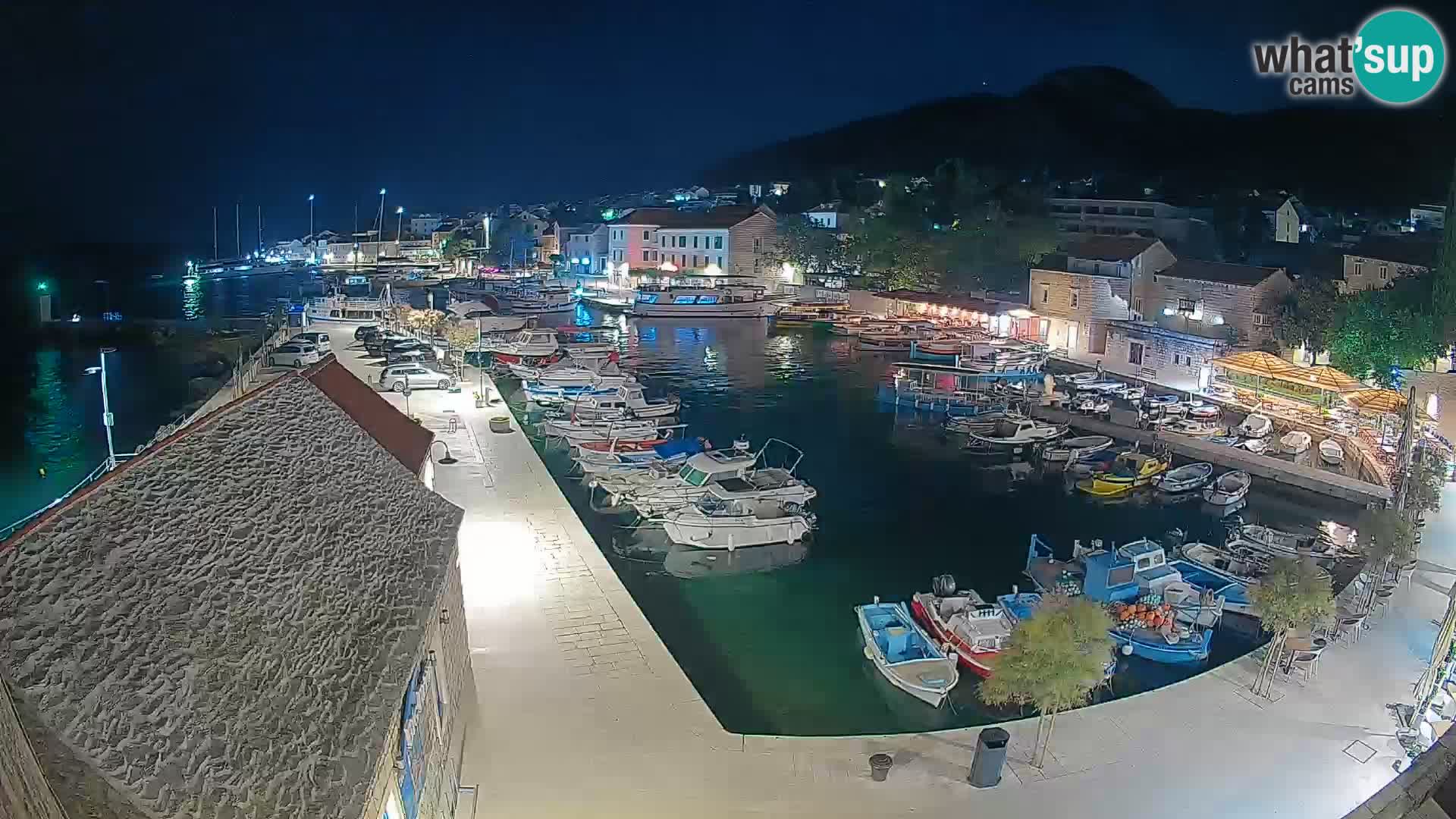 Webcam porto di Bol – Vista live sulla Riva e Marina