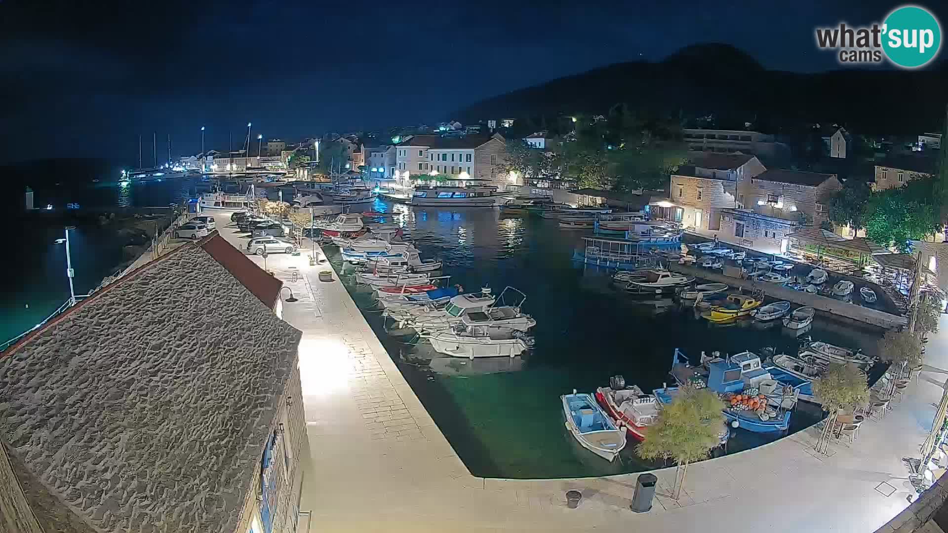 Webcam porto di Bol – Vista live sulla Riva e Marina