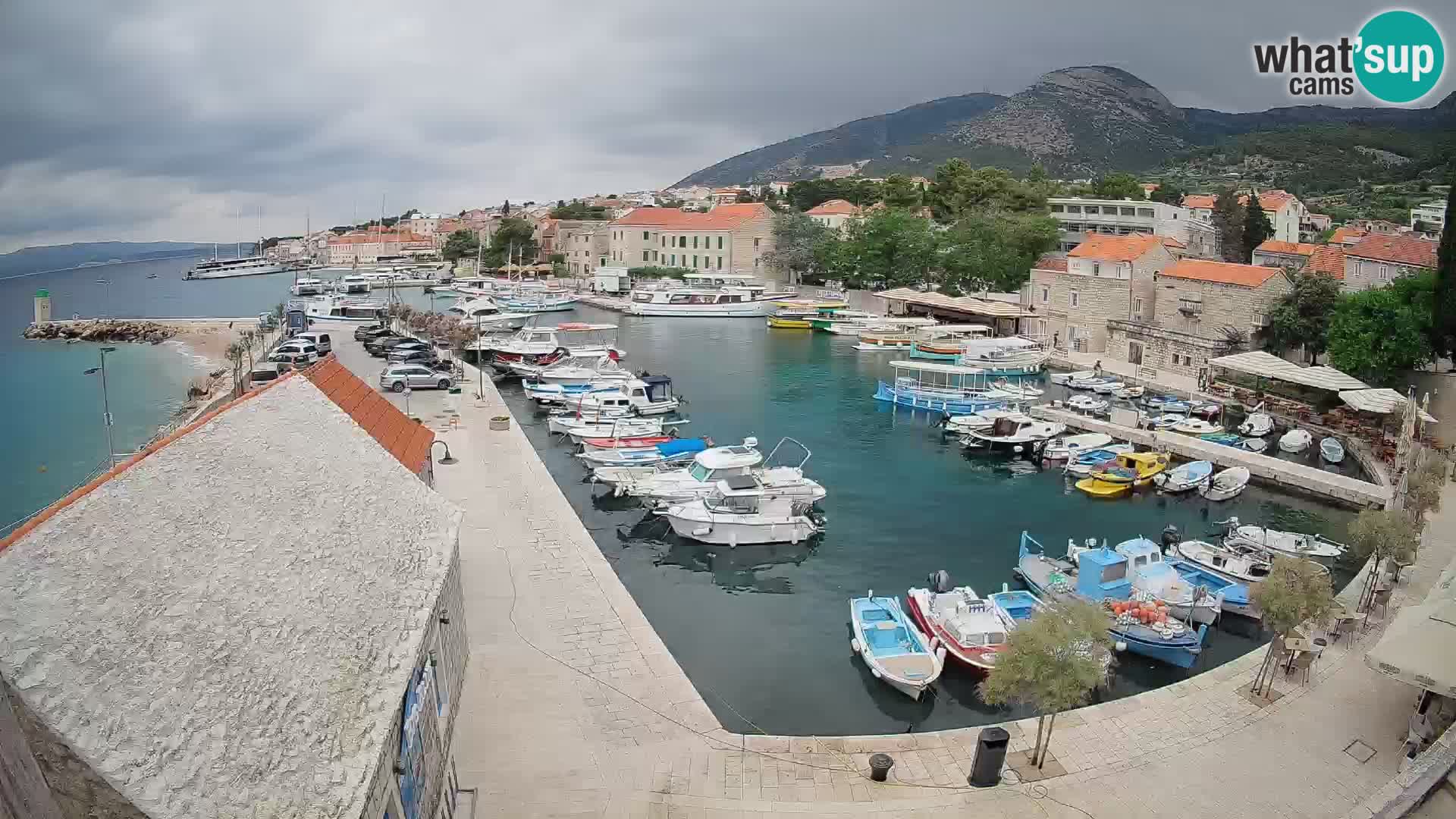 Webcam porto di Bol – Vista live sulla Riva e Marina