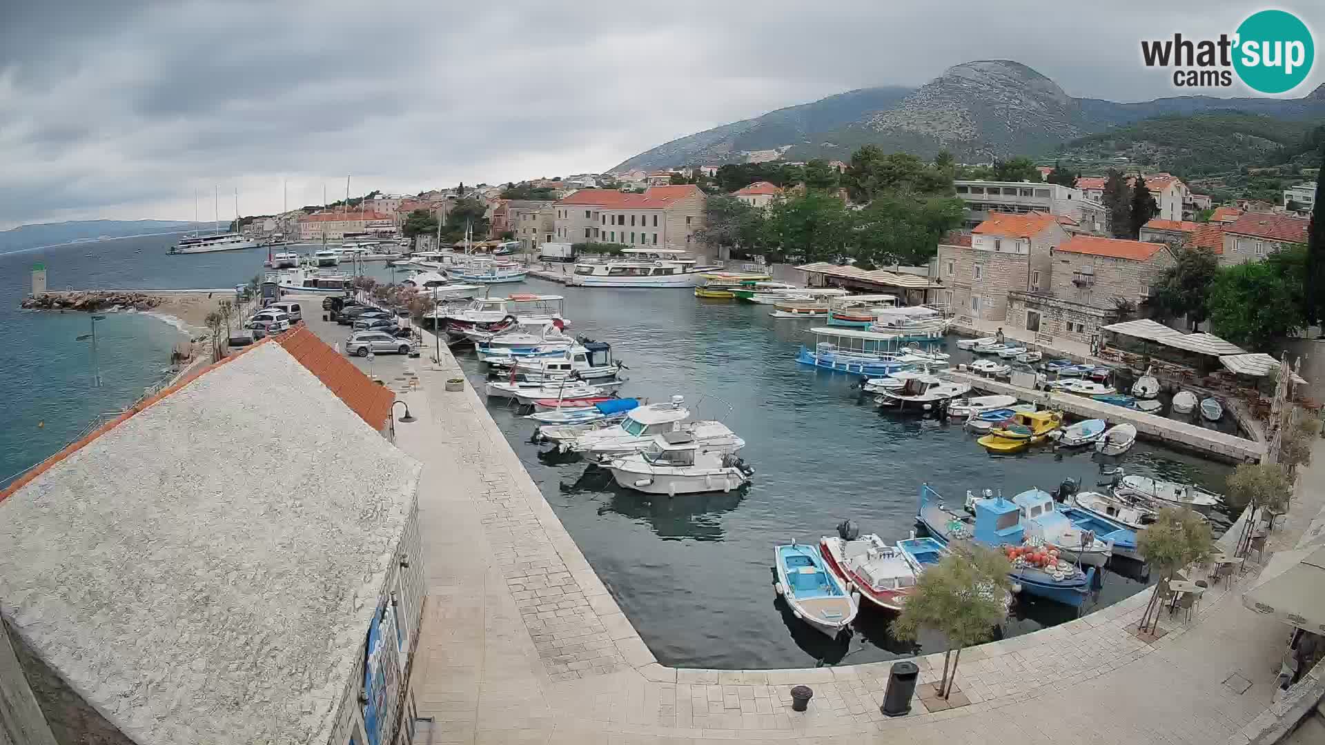Webcam porto di Bol – Vista live sulla Riva e Marina