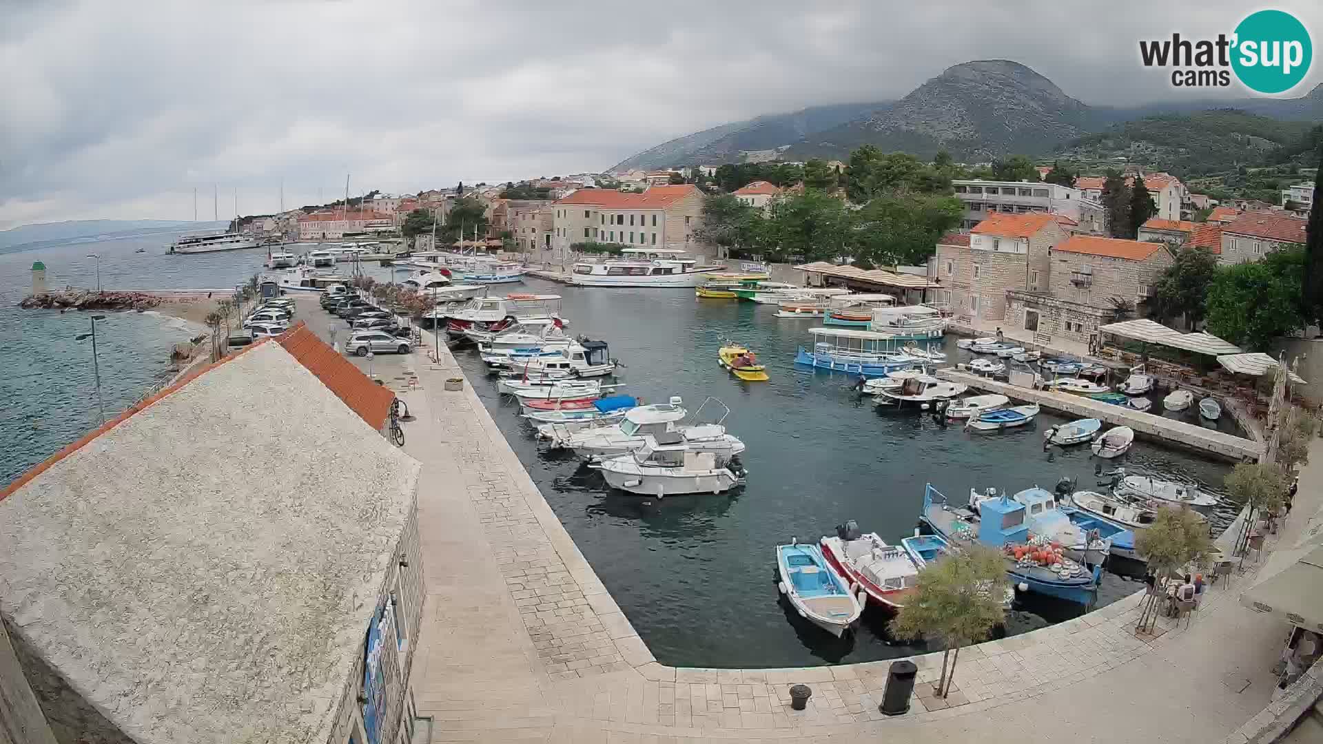 Webcam porto di Bol – Vista live sulla Riva e Marina