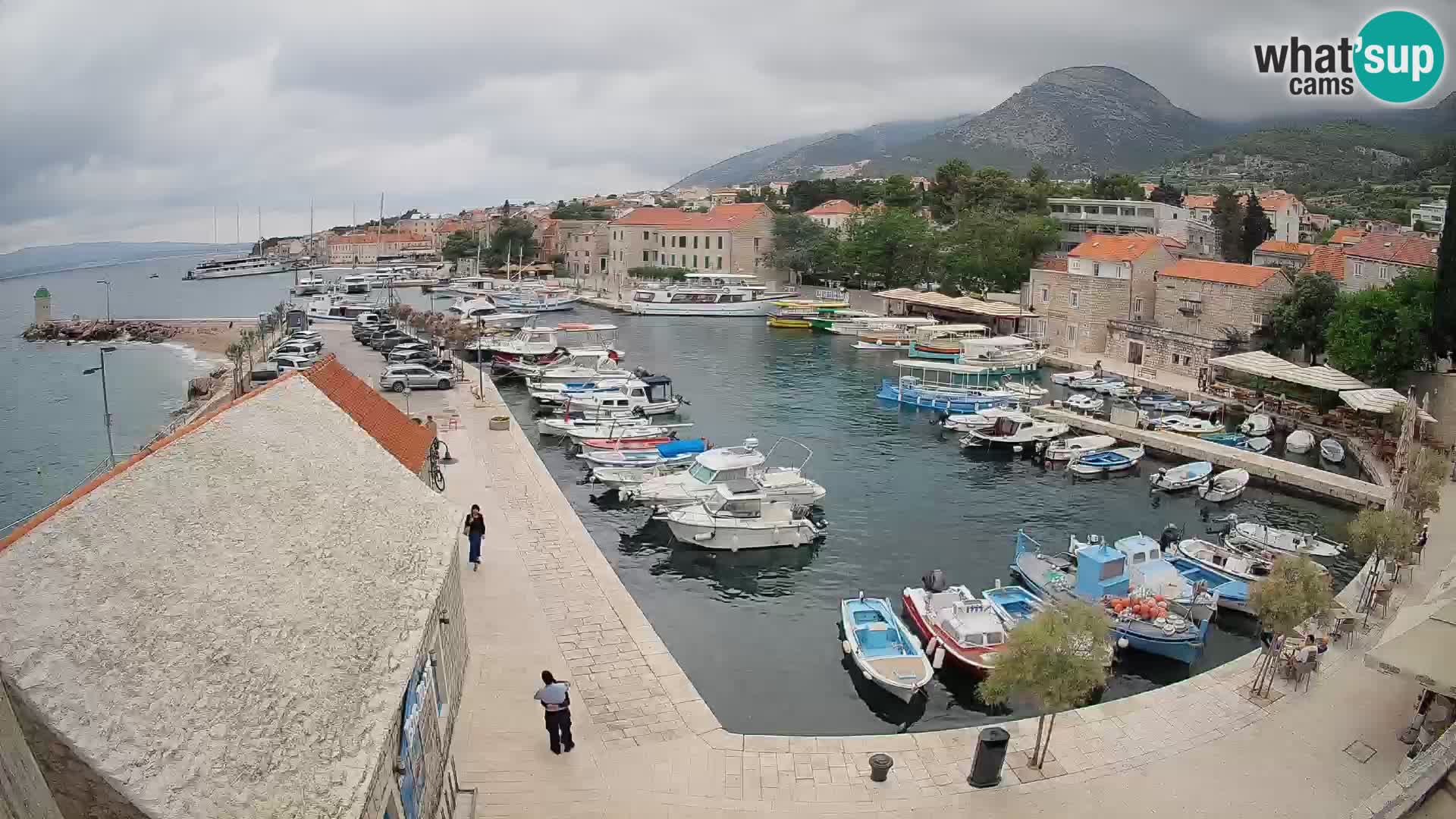 Webcam porto di Bol – Vista live sulla Riva e Marina