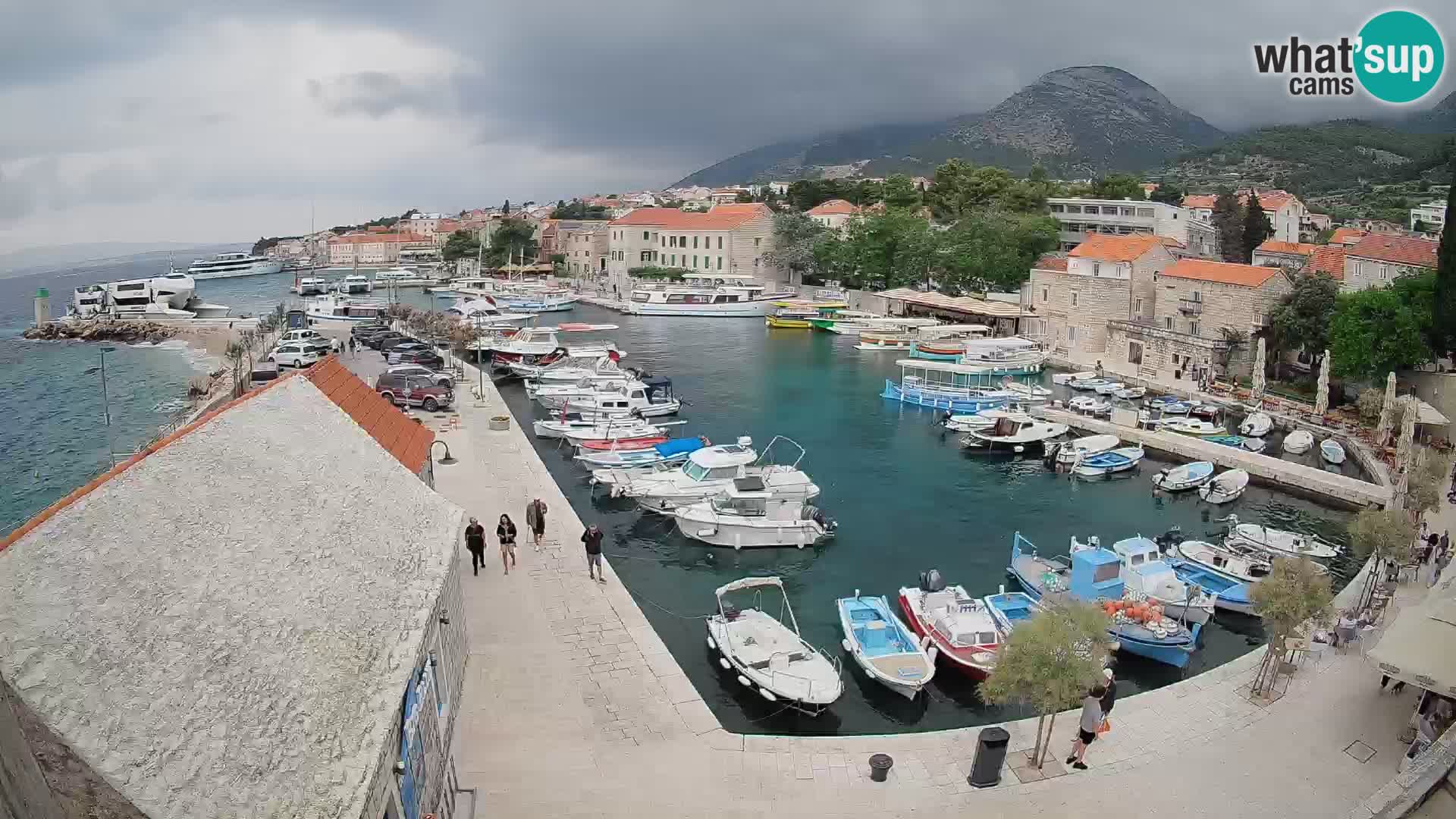 Webcam porto di Bol – Vista live sulla Riva e Marina