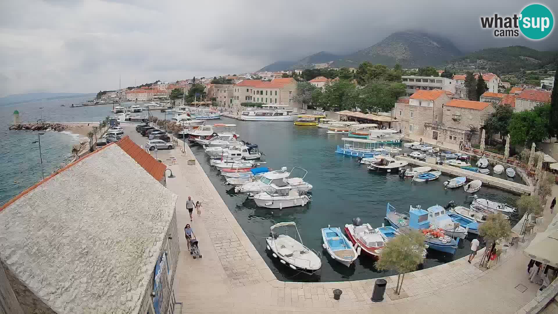 Webcam Bol Hafen – Liveblick auf Bol Riva & Marina