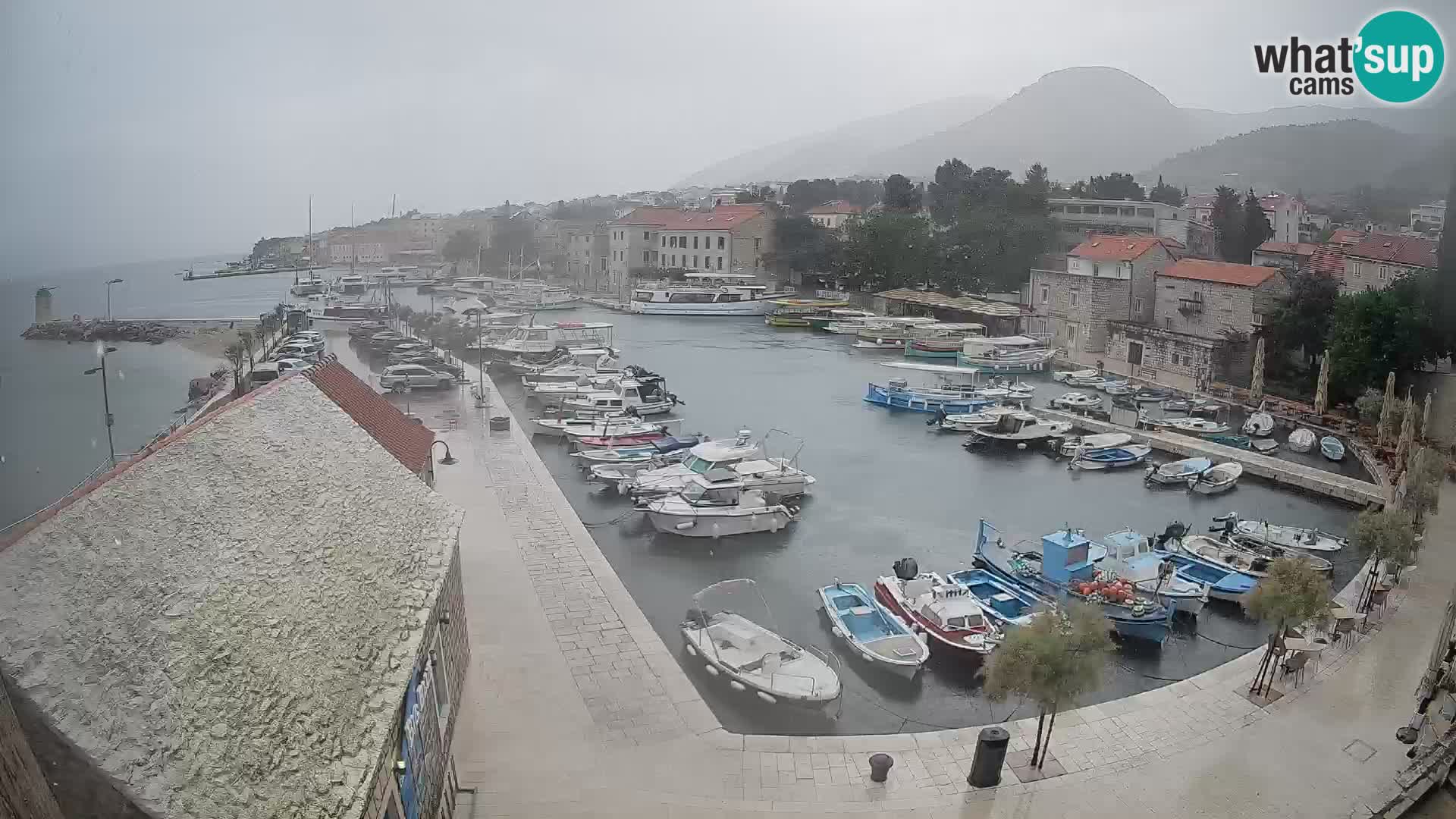 Webcam Bol Hafen – Liveblick auf Bol Riva & Marina