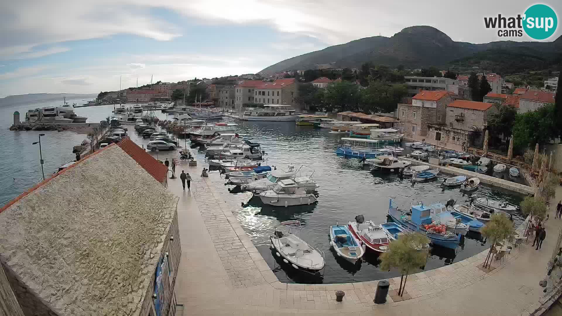 Webcam porto di Bol – Vista live sulla Riva e Marina