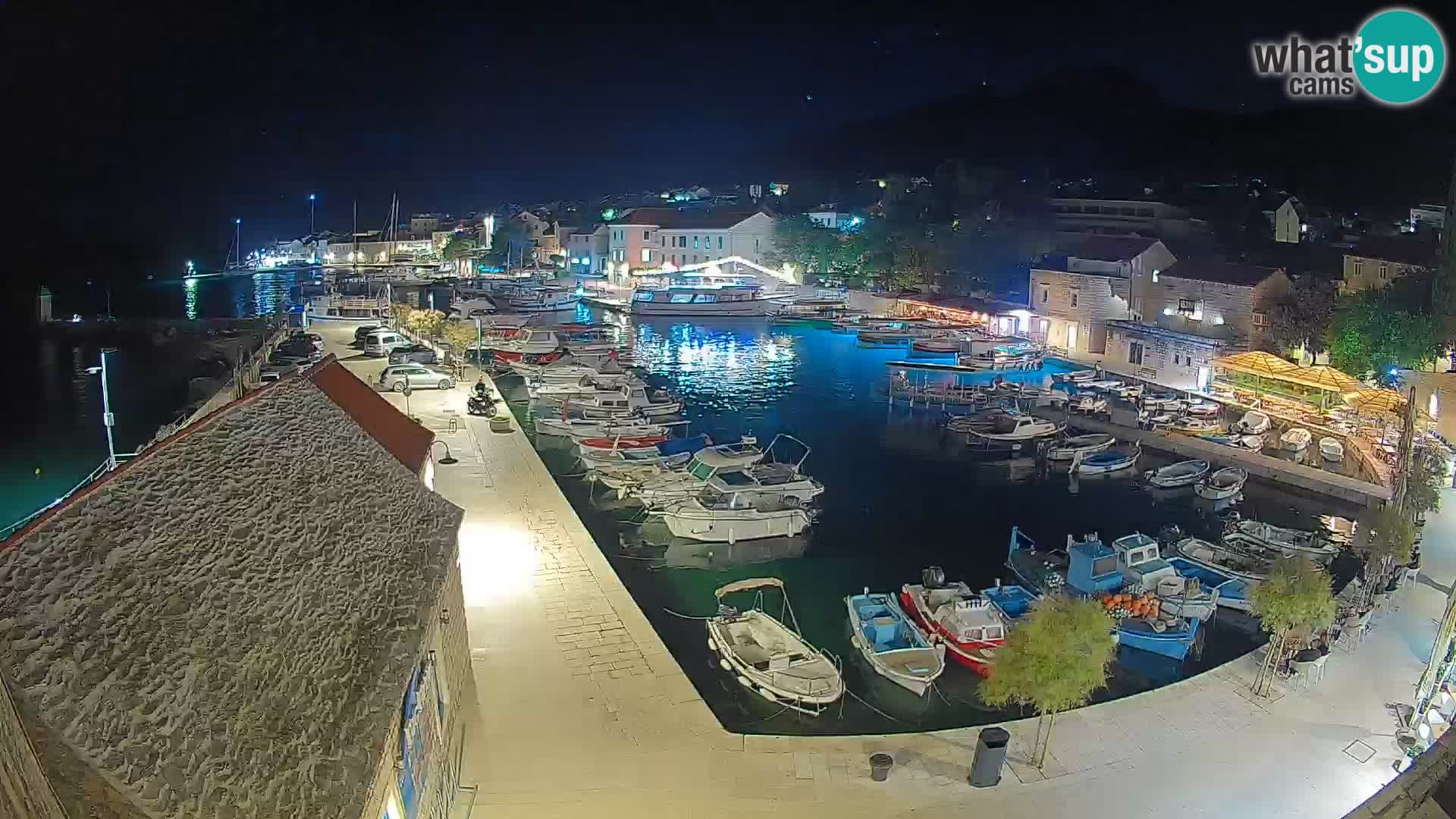Webcam porto di Bol – Vista live sulla Riva e Marina