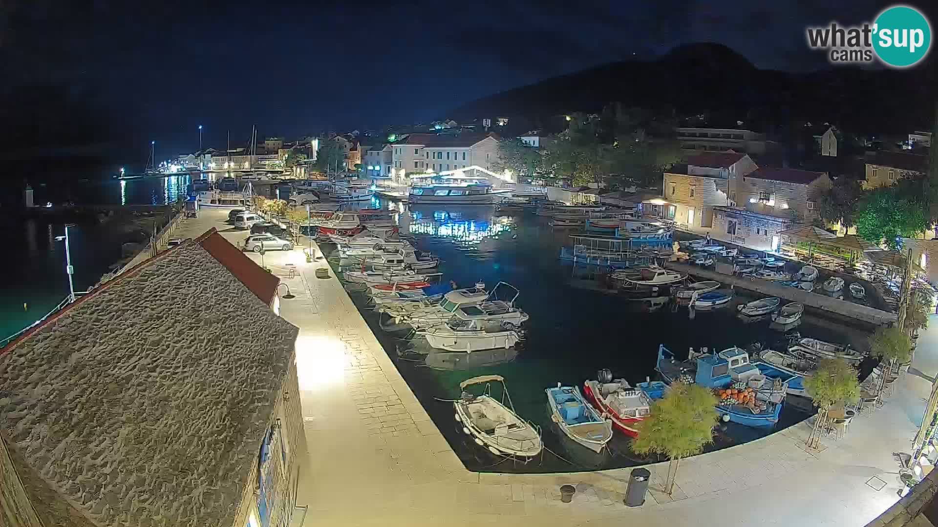 Webcam porto di Bol – Vista live sulla Riva e Marina