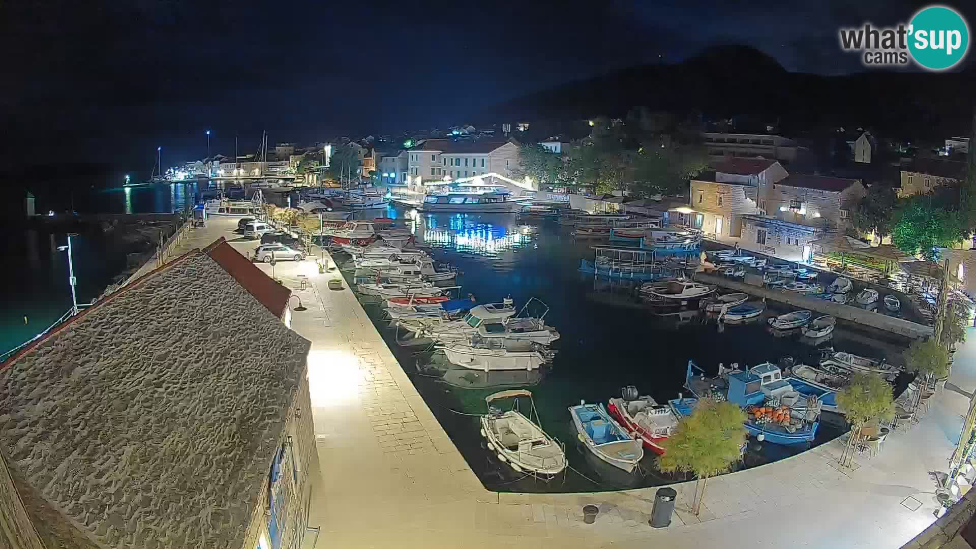 Webcam porto di Bol – Vista live sulla Riva e Marina