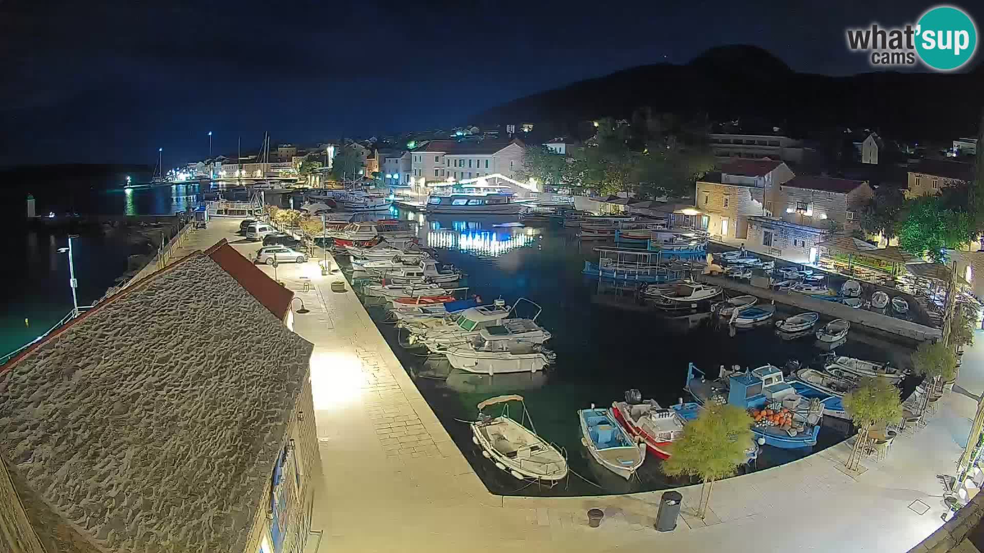 Webcam porto di Bol – Vista live sulla Riva e Marina