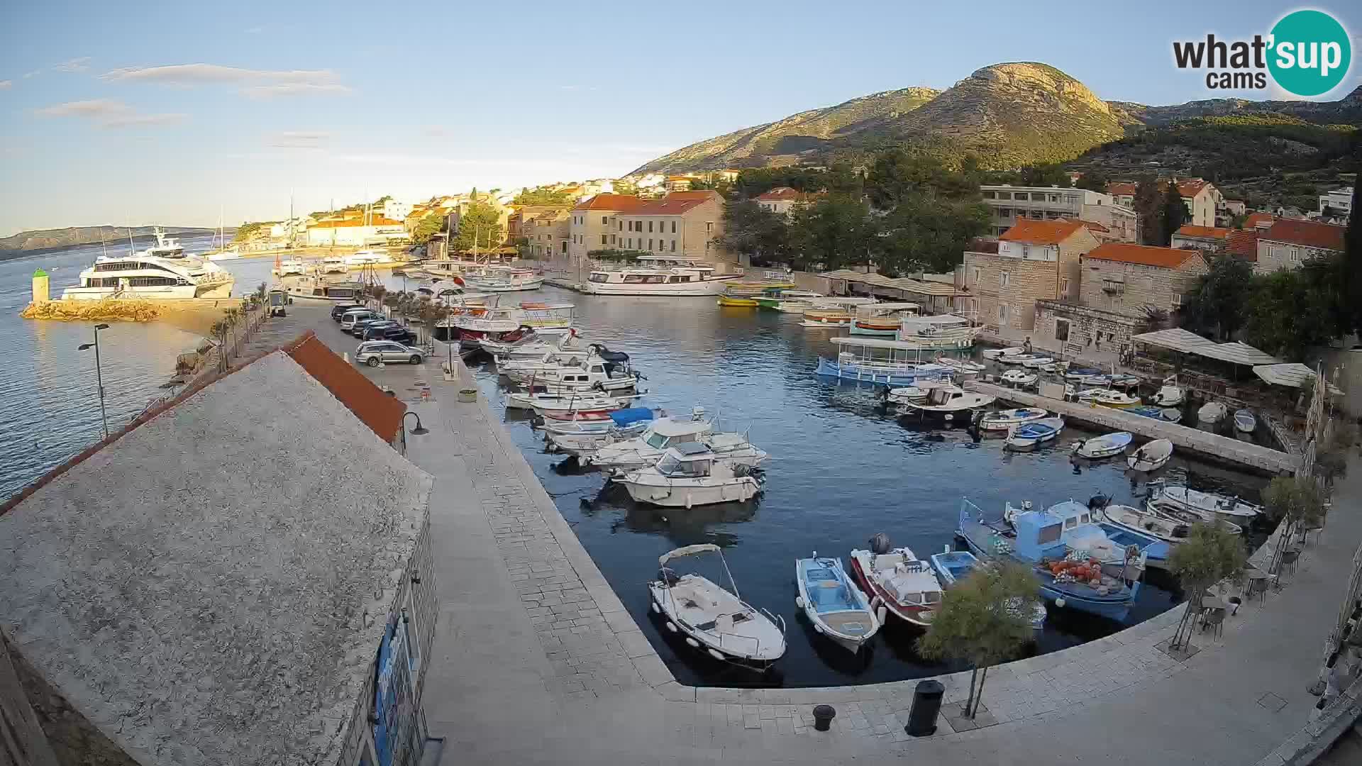 Webcam Bol Harbour – Live View of Bol Riva & Marina