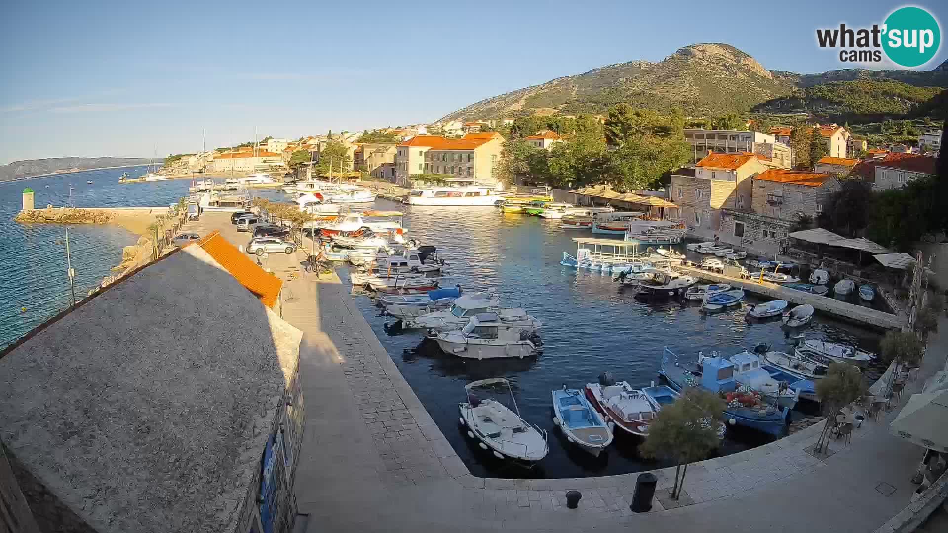 Webcam Bol Hafen – Liveblick auf Bol Riva & Marina