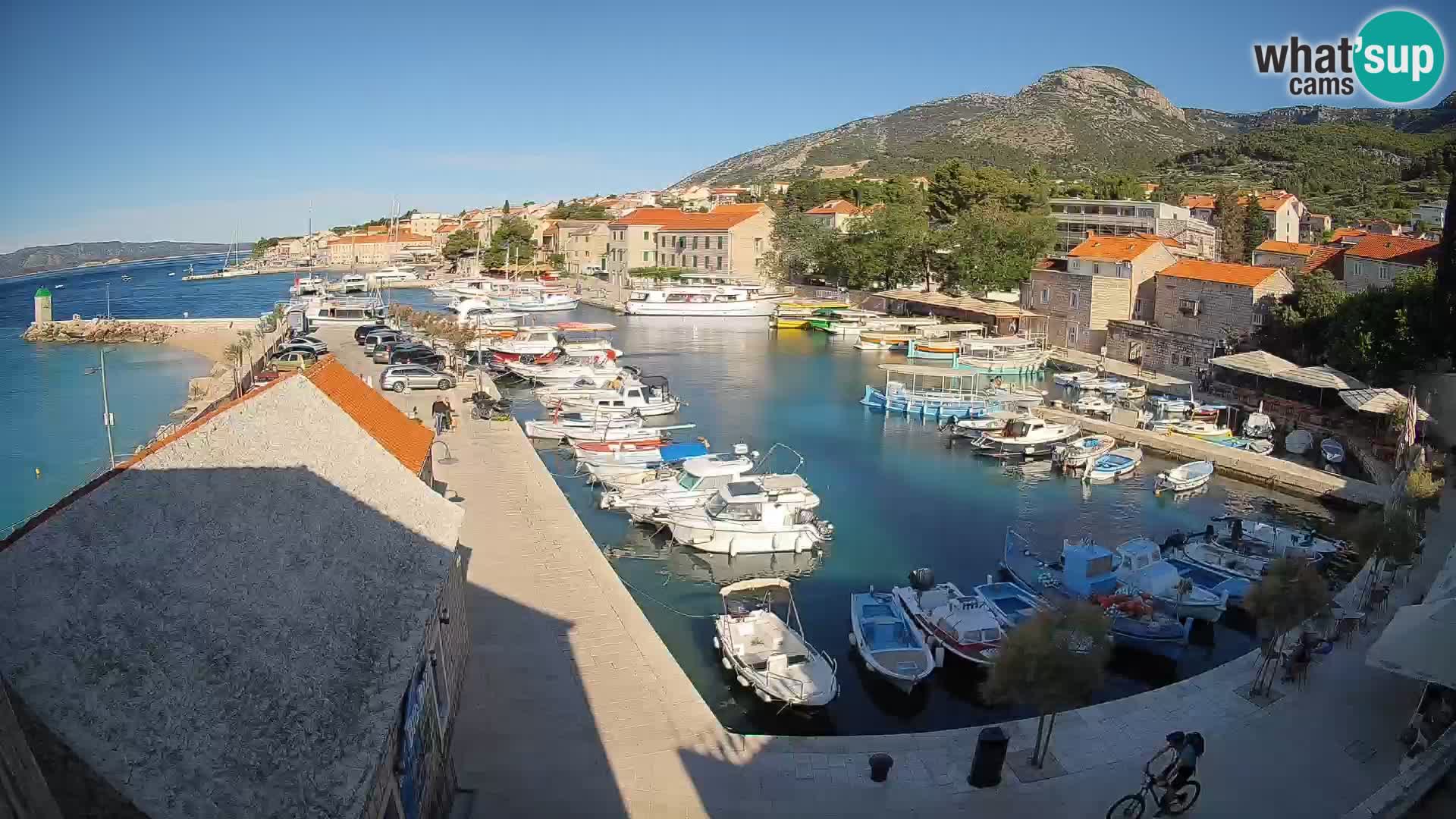 Webcam Bol Hafen – Liveblick auf Bol Riva & Marina