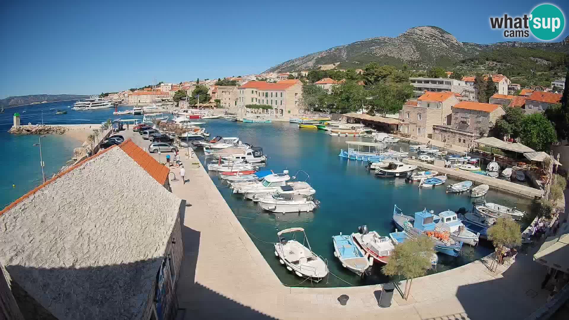 Webcam porto di Bol – Vista live sulla Riva e Marina