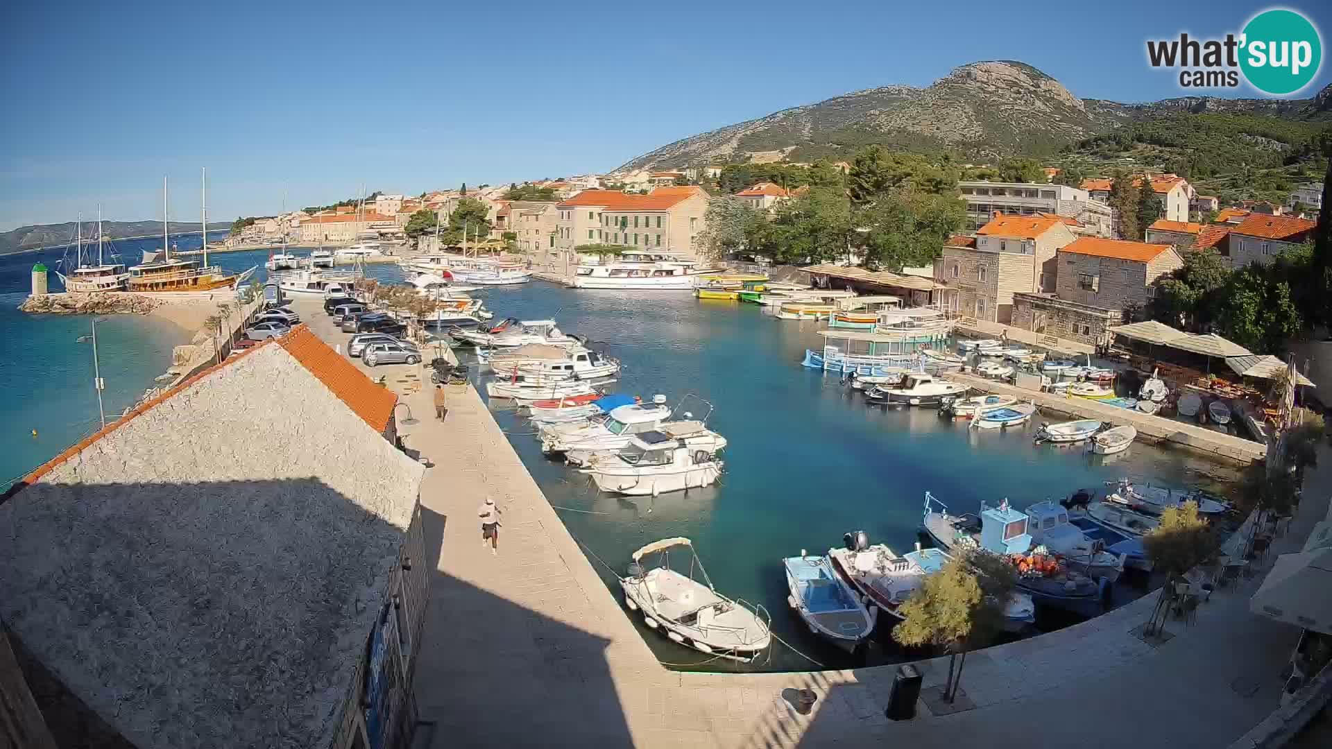 Webcam porto di Bol – Vista live sulla Riva e Marina