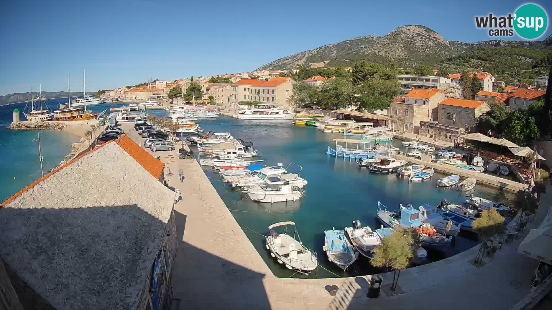Webcam porto di Bol – Vista live sulla Riva e Marina