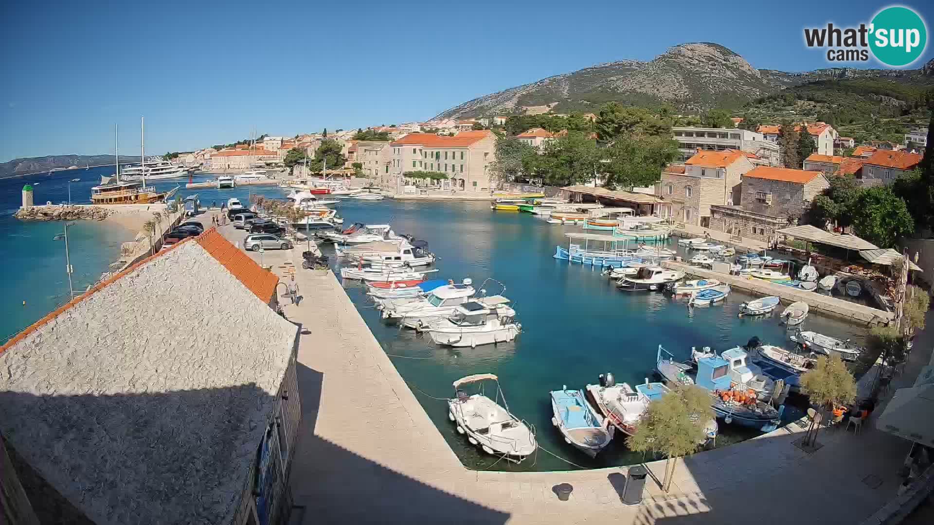 Webcam Bol Hafen – Liveblick auf Bol Riva & Marina